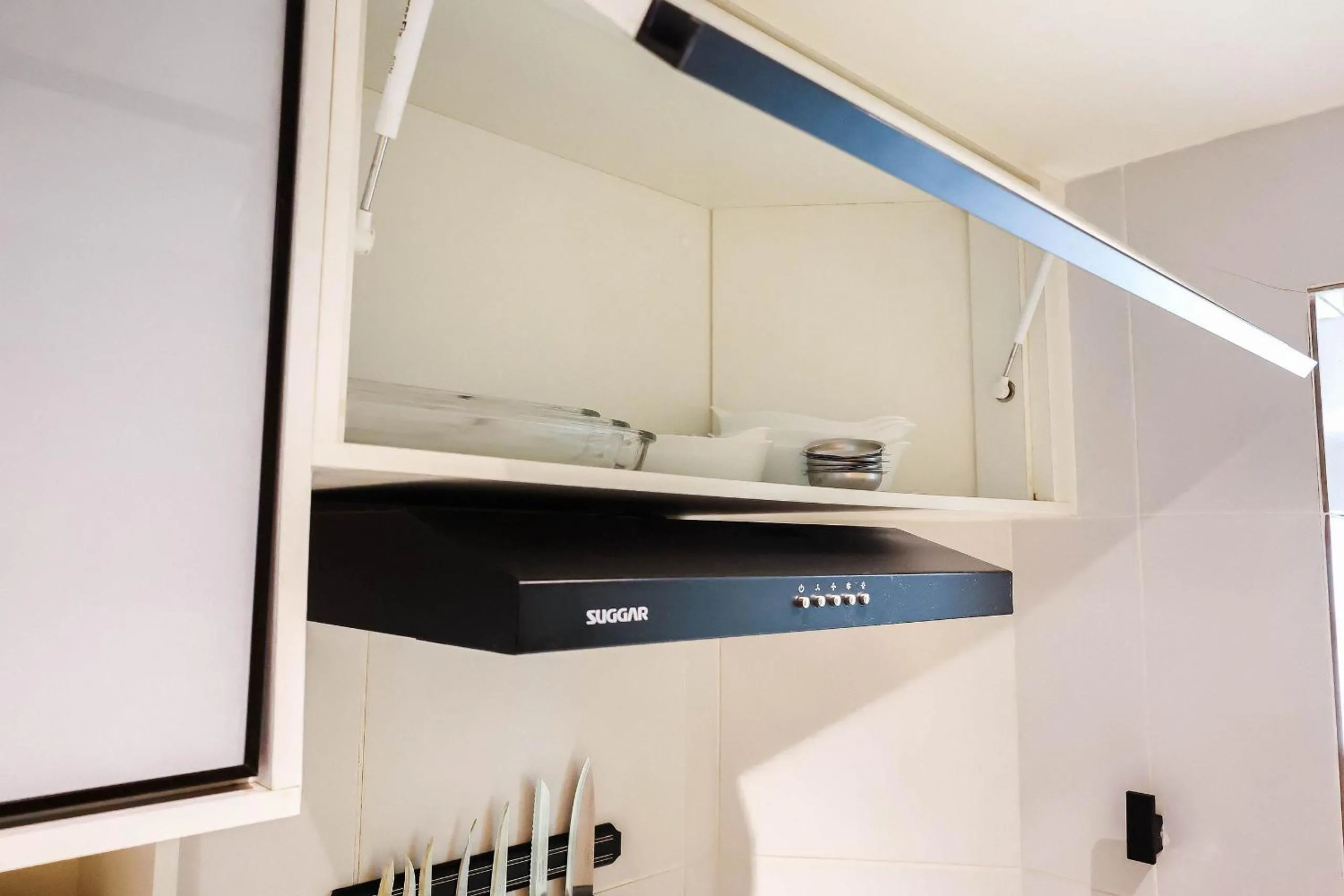 Kitchen or kitchenette in Maria Farinha Residence / Prince - LocarHouse