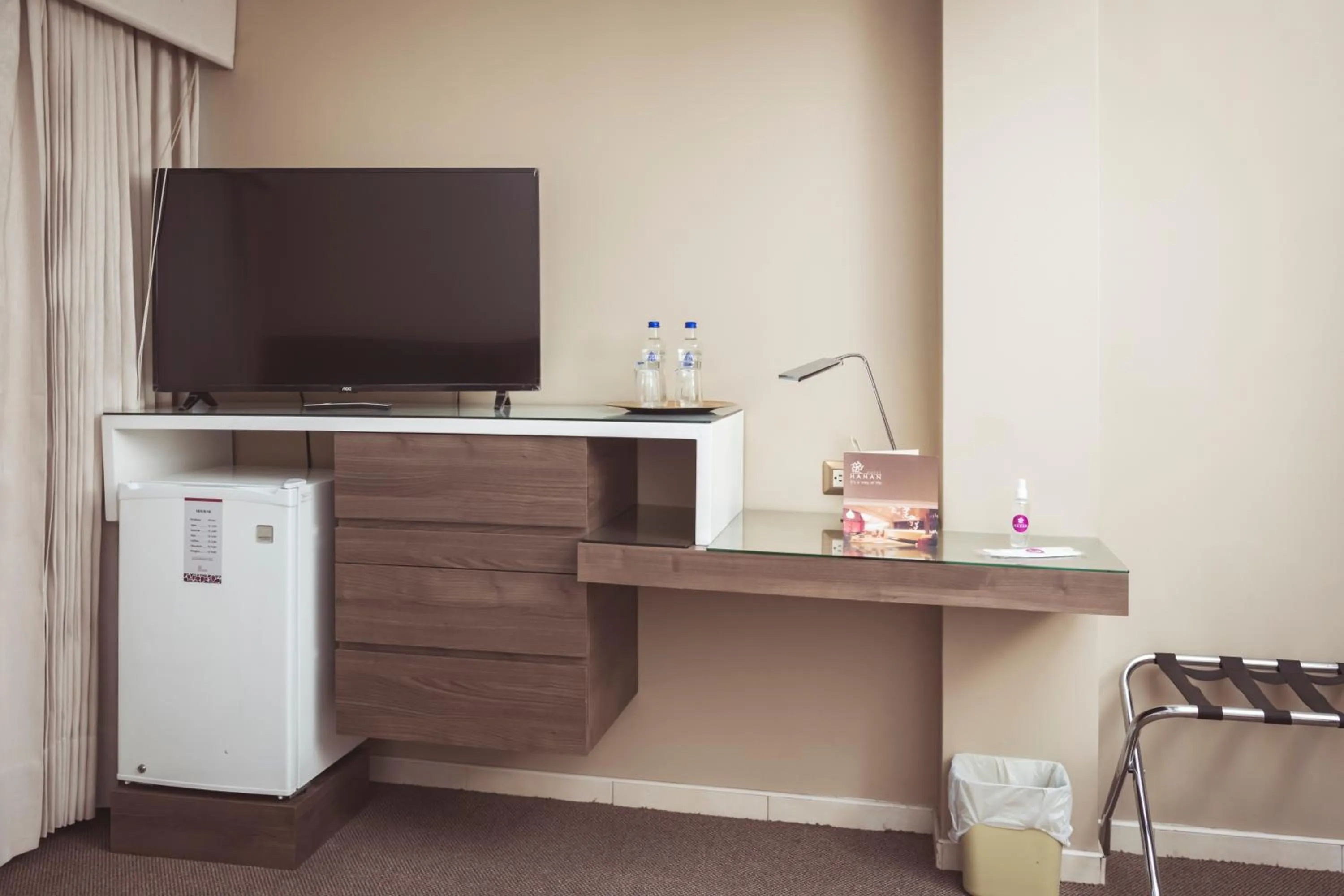 Photo of the whole room in HOTEL HANAN