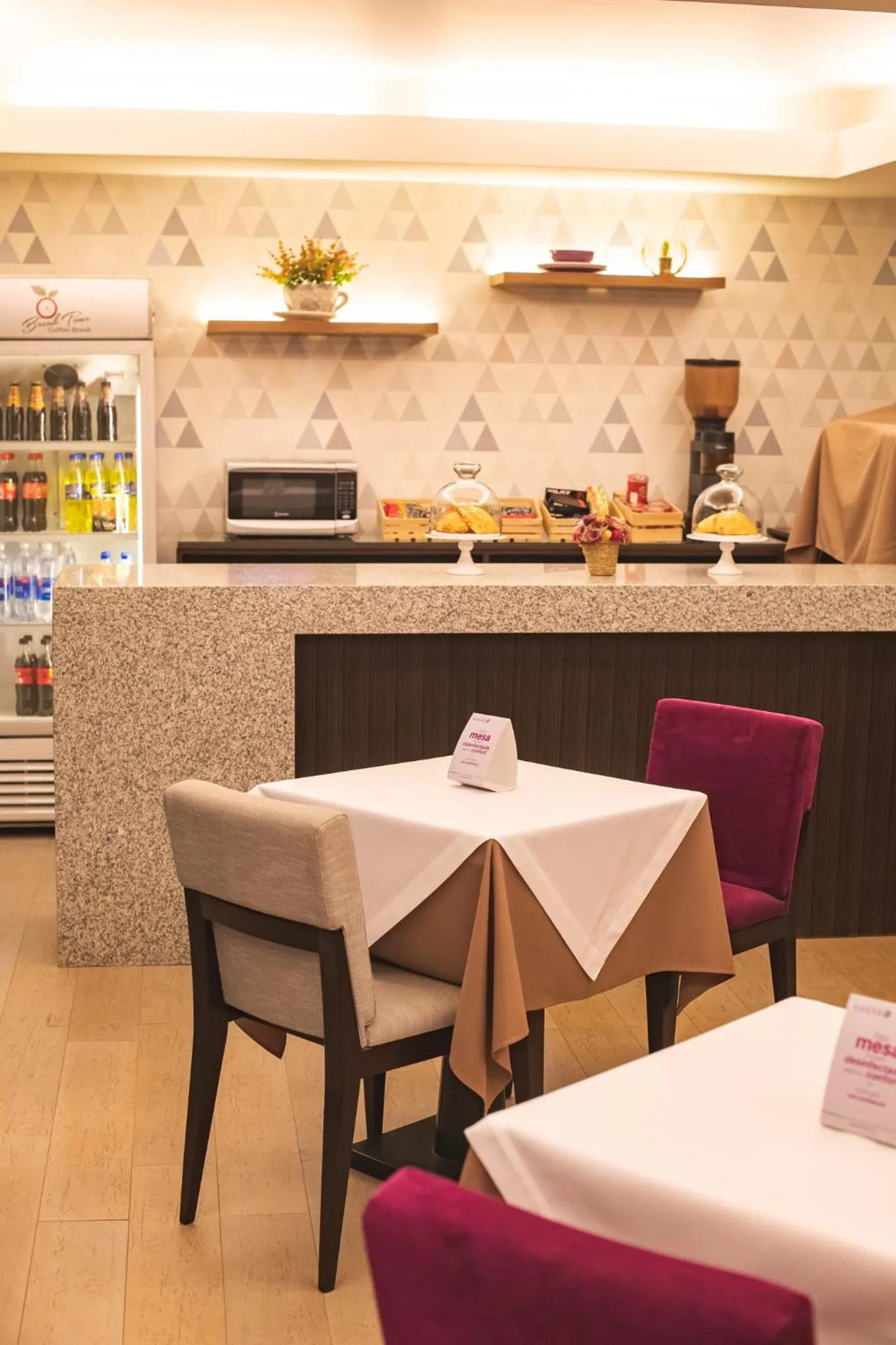 Restaurant/places to eat in HOTEL HANAN