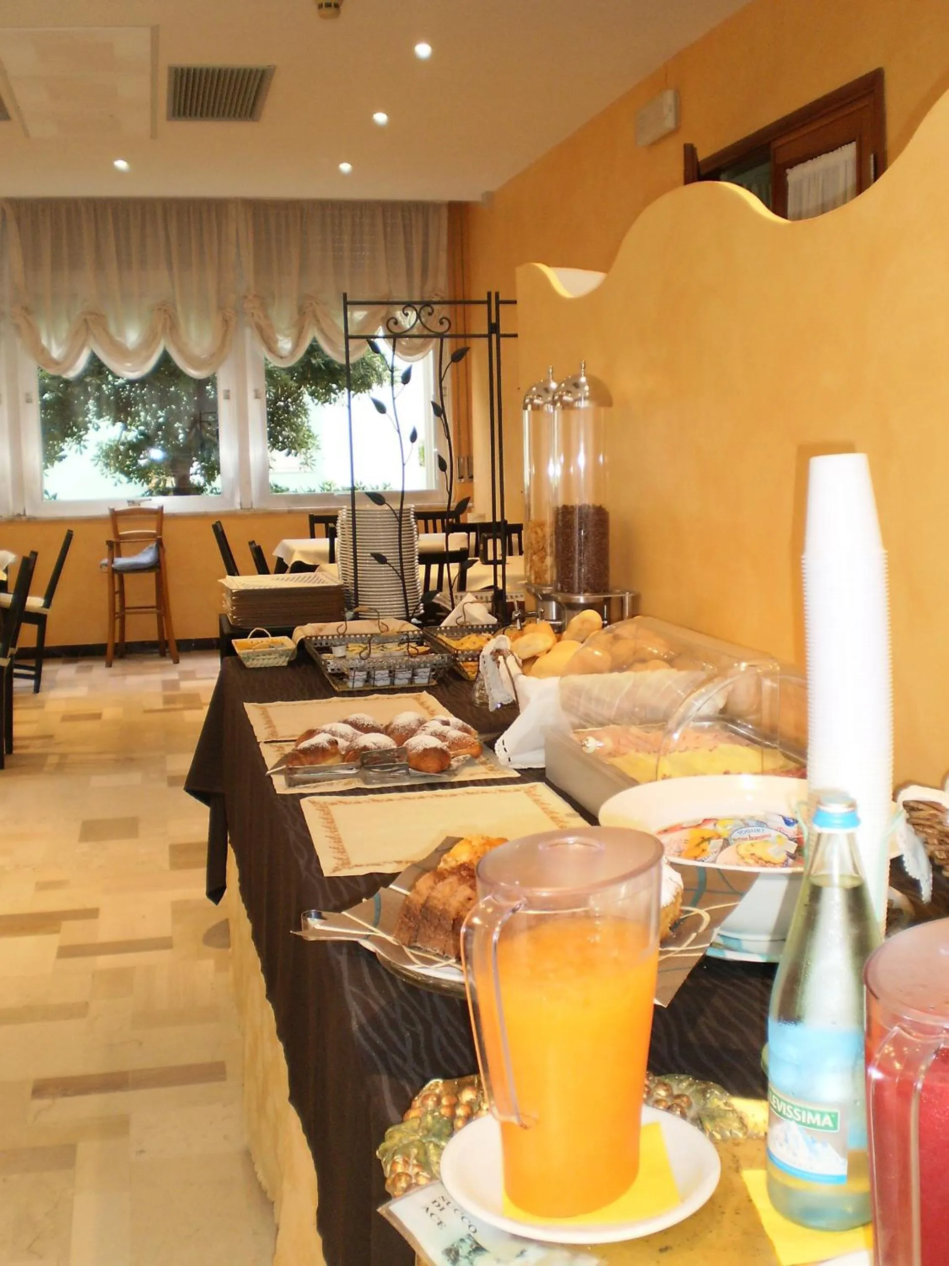 Breakfast in Hotel Oasi Ristorante Pizzeria