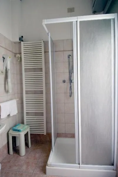 Bathroom in Hotel Oasi Ristorante Pizzeria