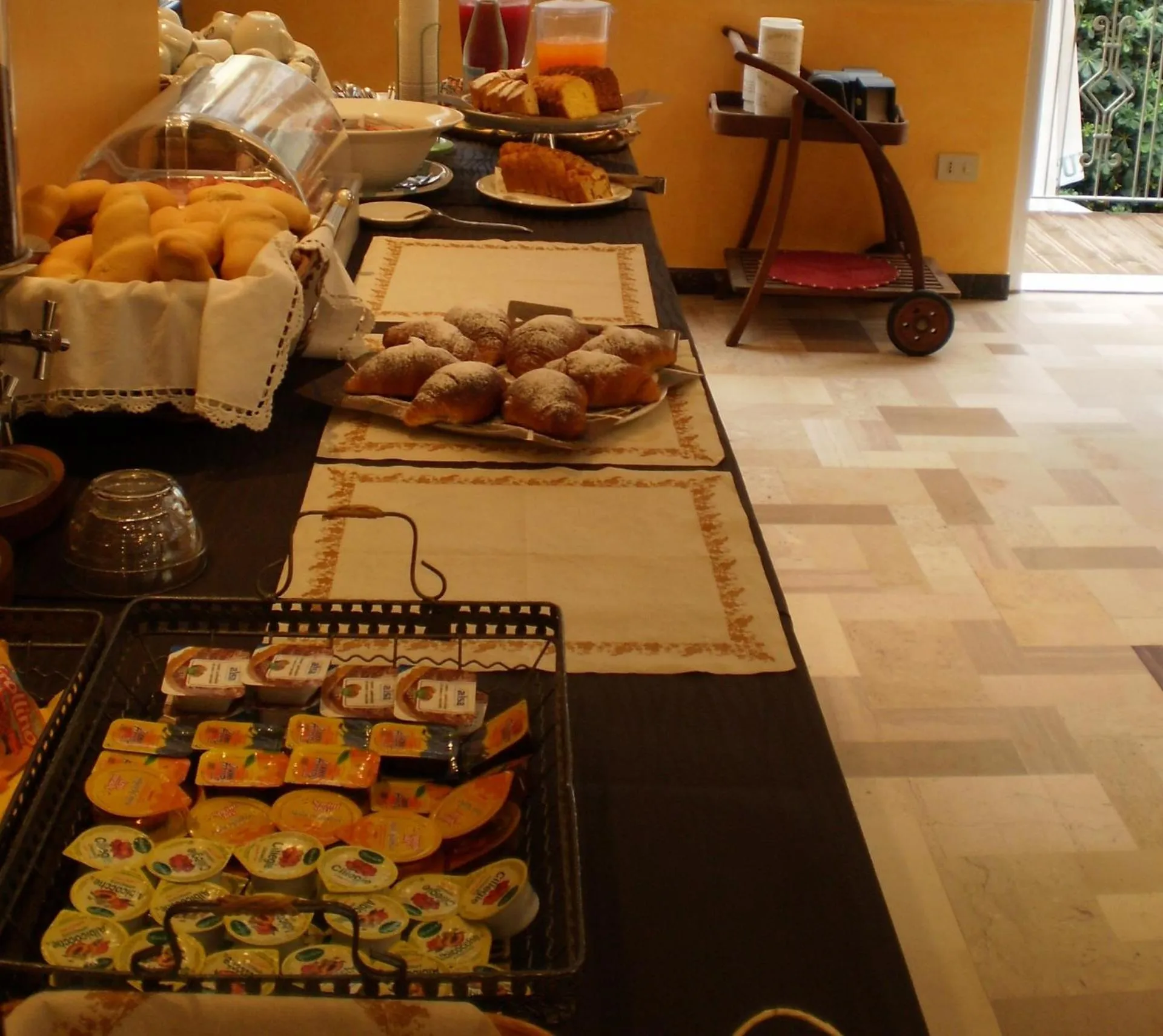 Buffet breakfast in Hotel Oasi Ristorante Pizzeria