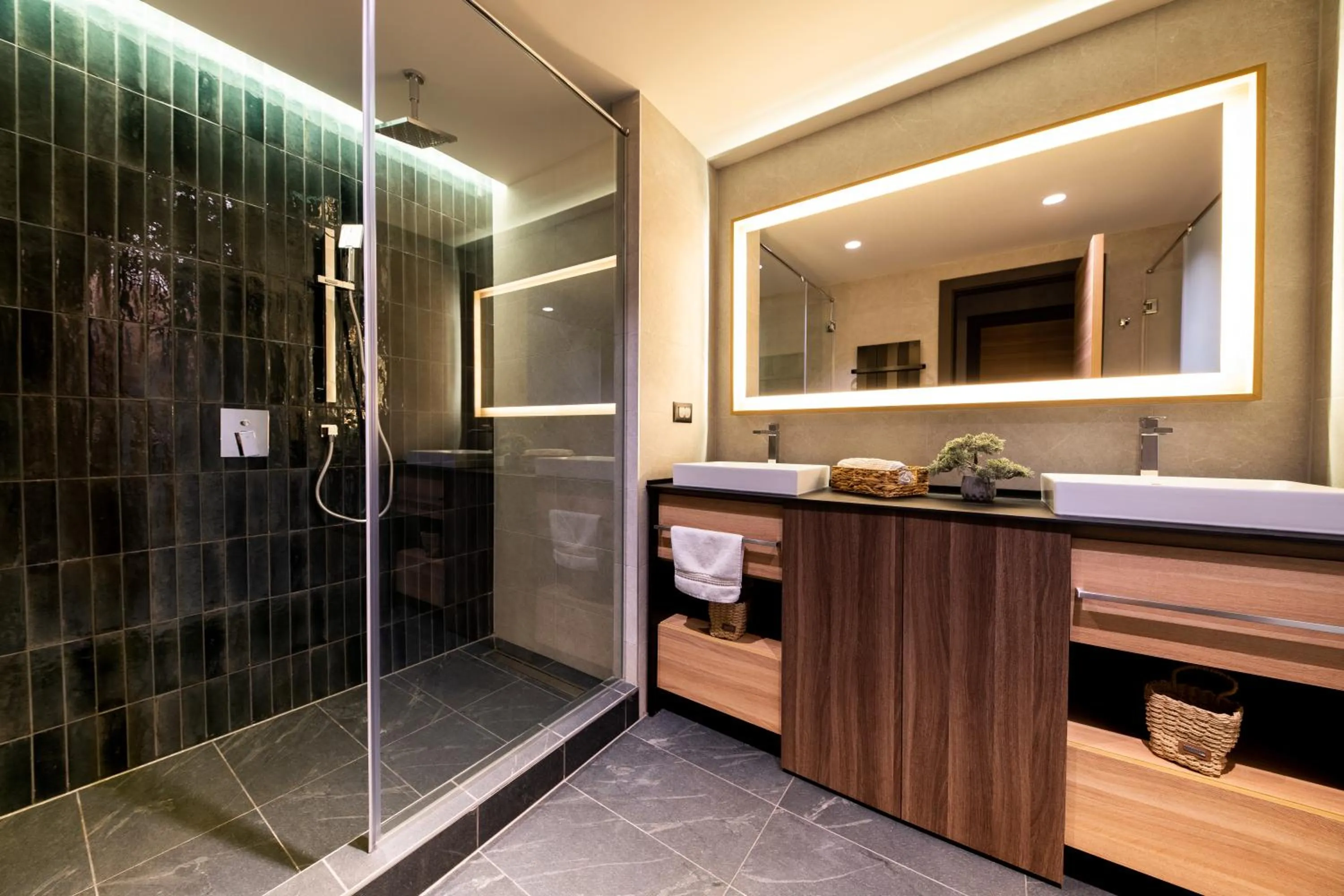 Shower in Aparthotel Woodside by Anaya