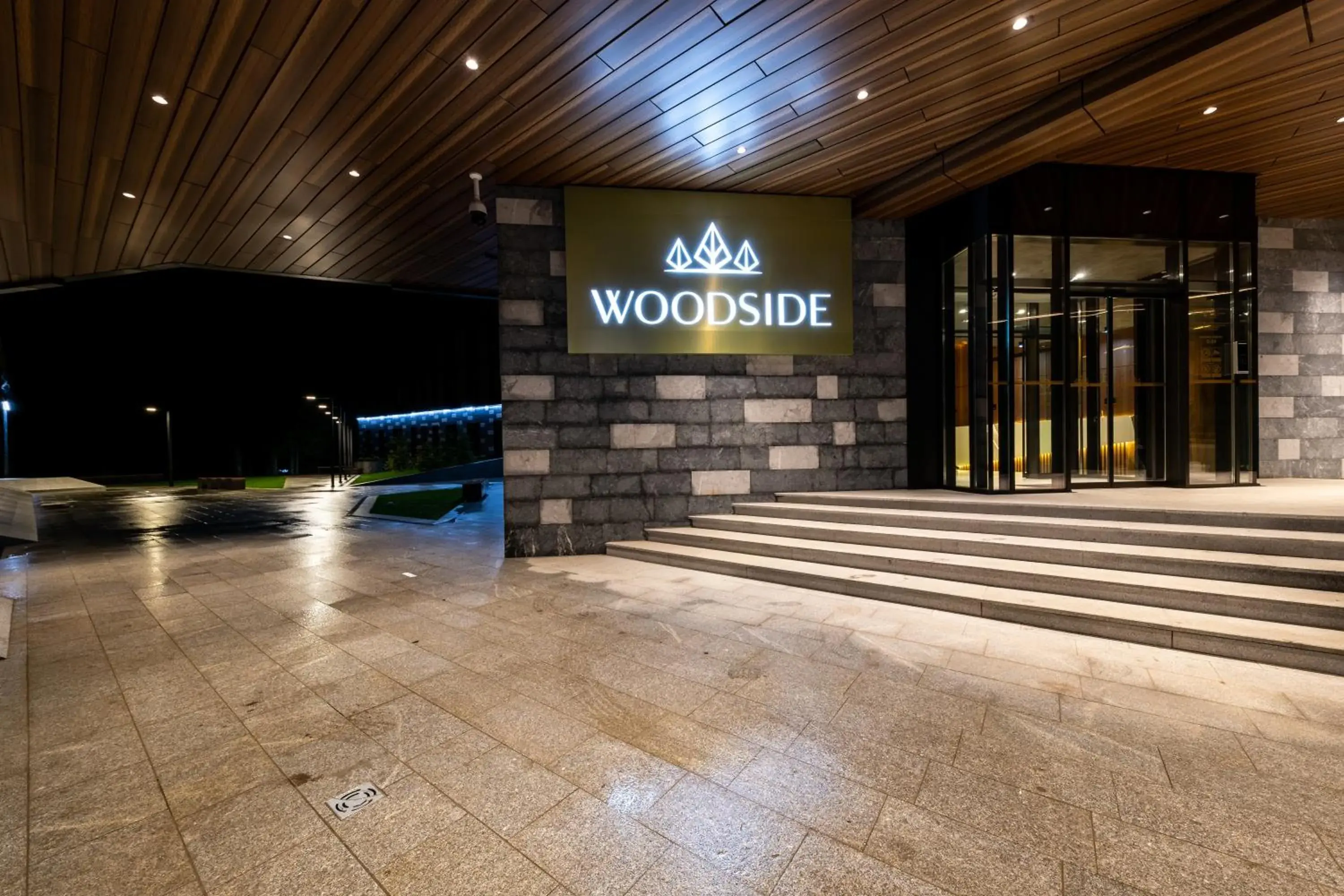 Property building in Aparthotel Woodside by Anaya Property building in Aparthotel Woodside by Anaya