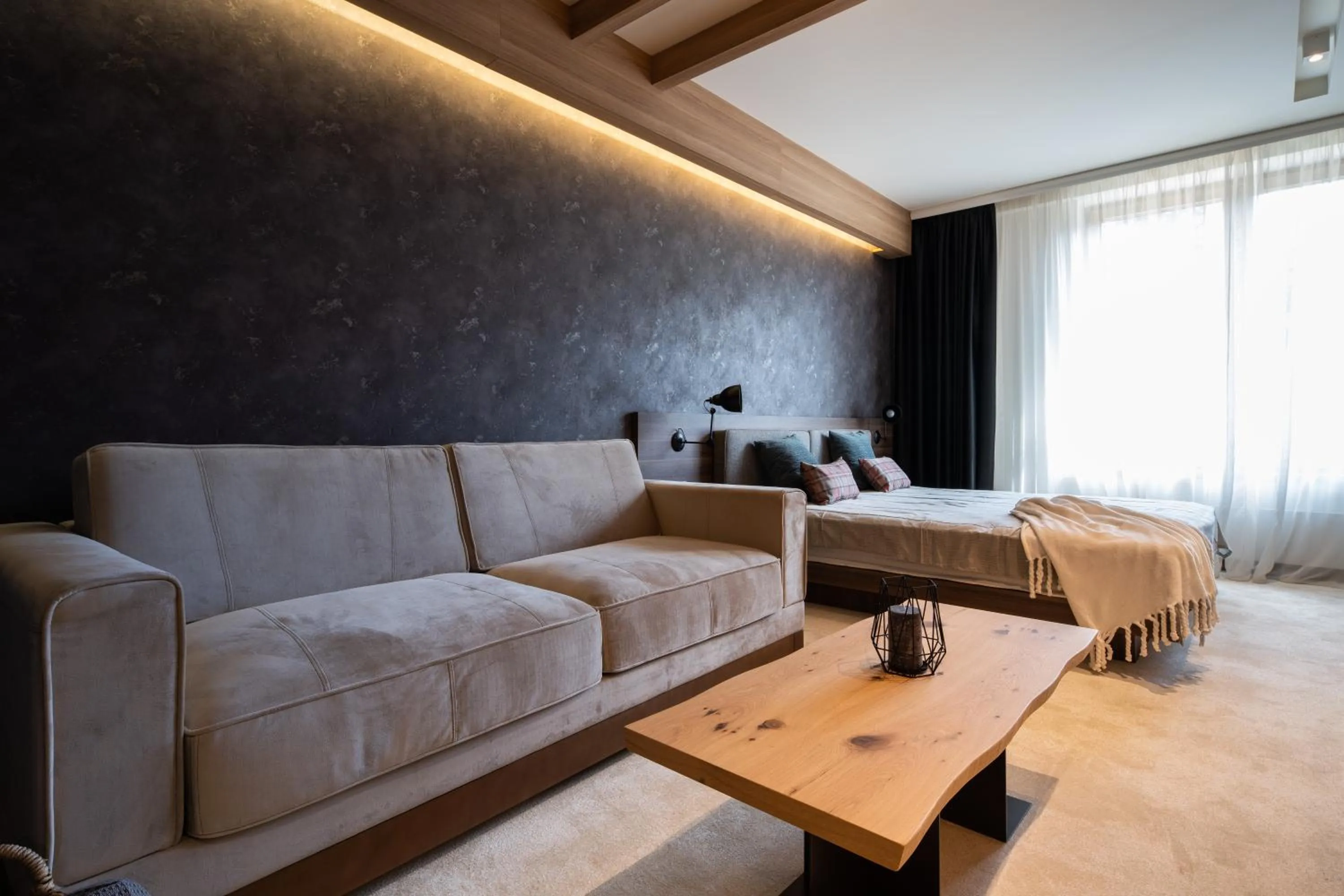 Photo of the whole room in Aparthotel Woodside by Anaya