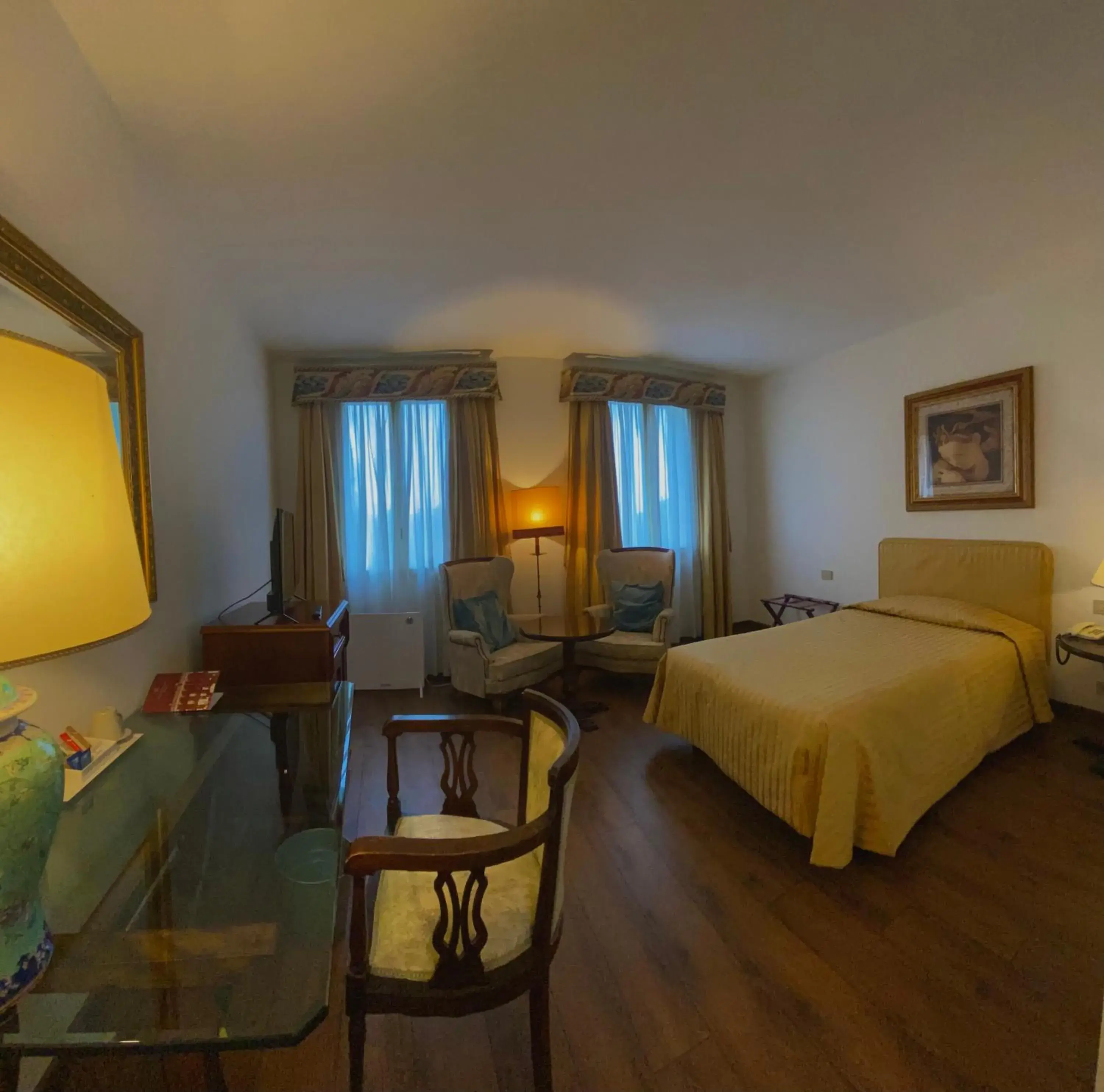 Comfort Single Room with Garden View in Hotel Villa Montanarini Comfort Single Room with Garden View in Hotel Villa Montanarini