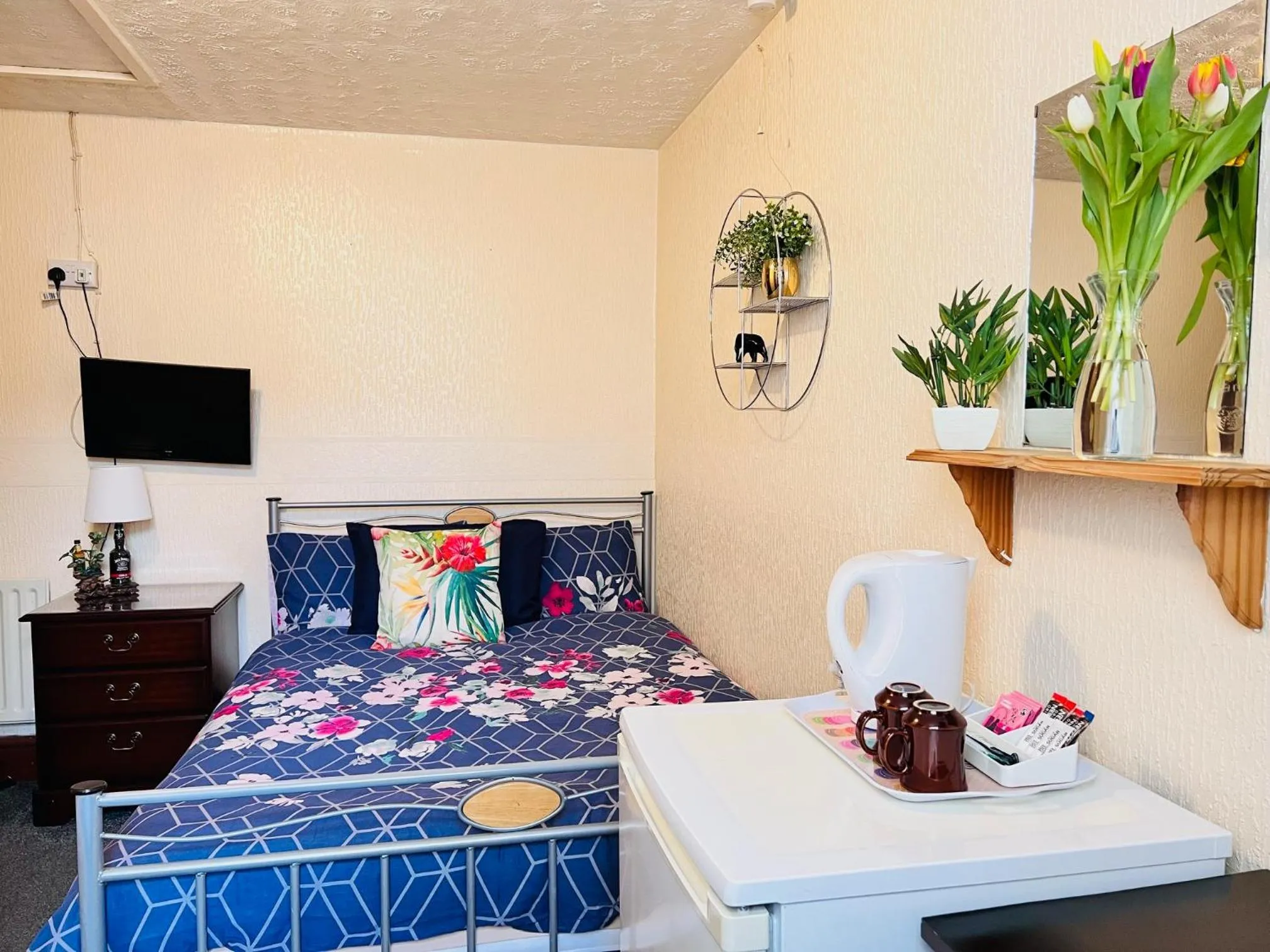 Photo of the whole room, Bed in Galaxy Hotel