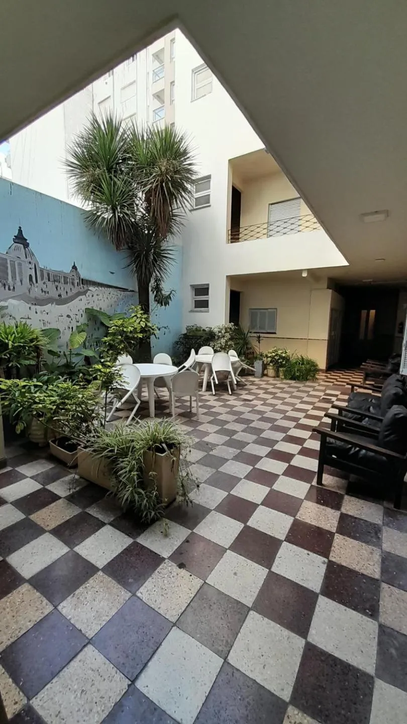 Hotel Raglan
