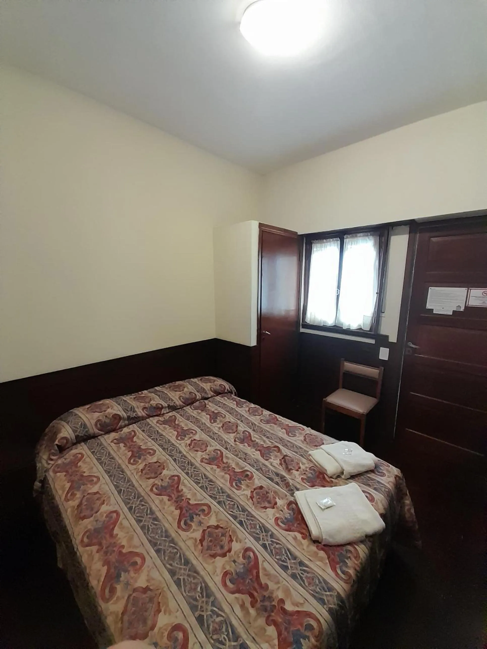 Bedroom, Bed in Hotel Raglan
