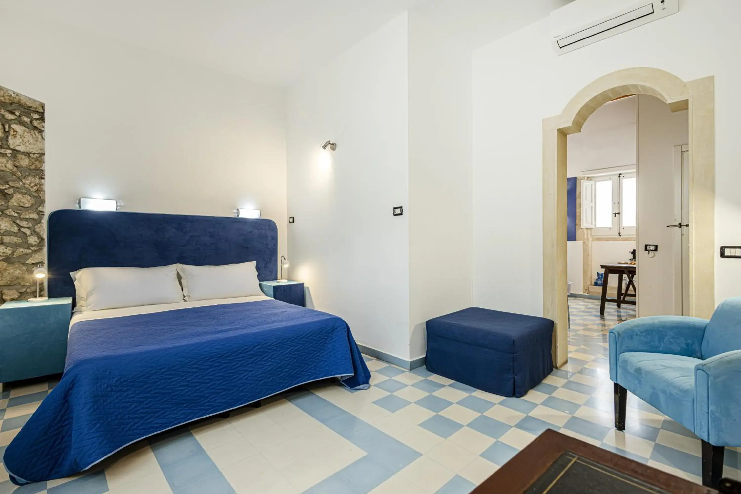 Classic Suite with Balcony in Lakkios charming suites and rooms Classic Suite with Balcony in Lakkios charming suites and rooms