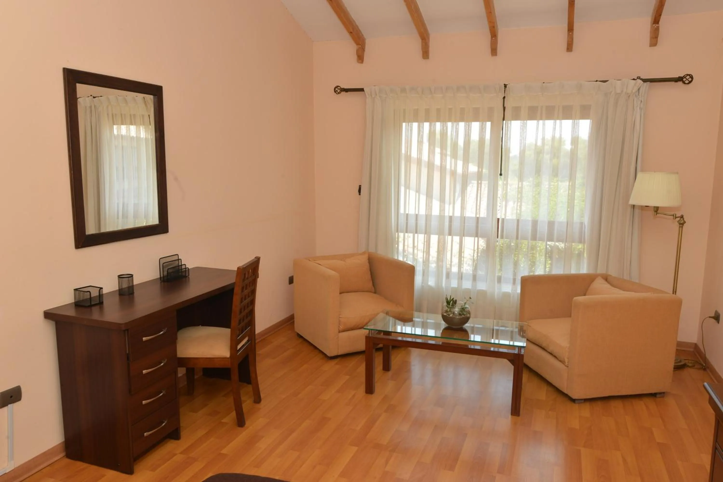 Seating area in Howard Johnson Hotel Rinconada de Los Andes