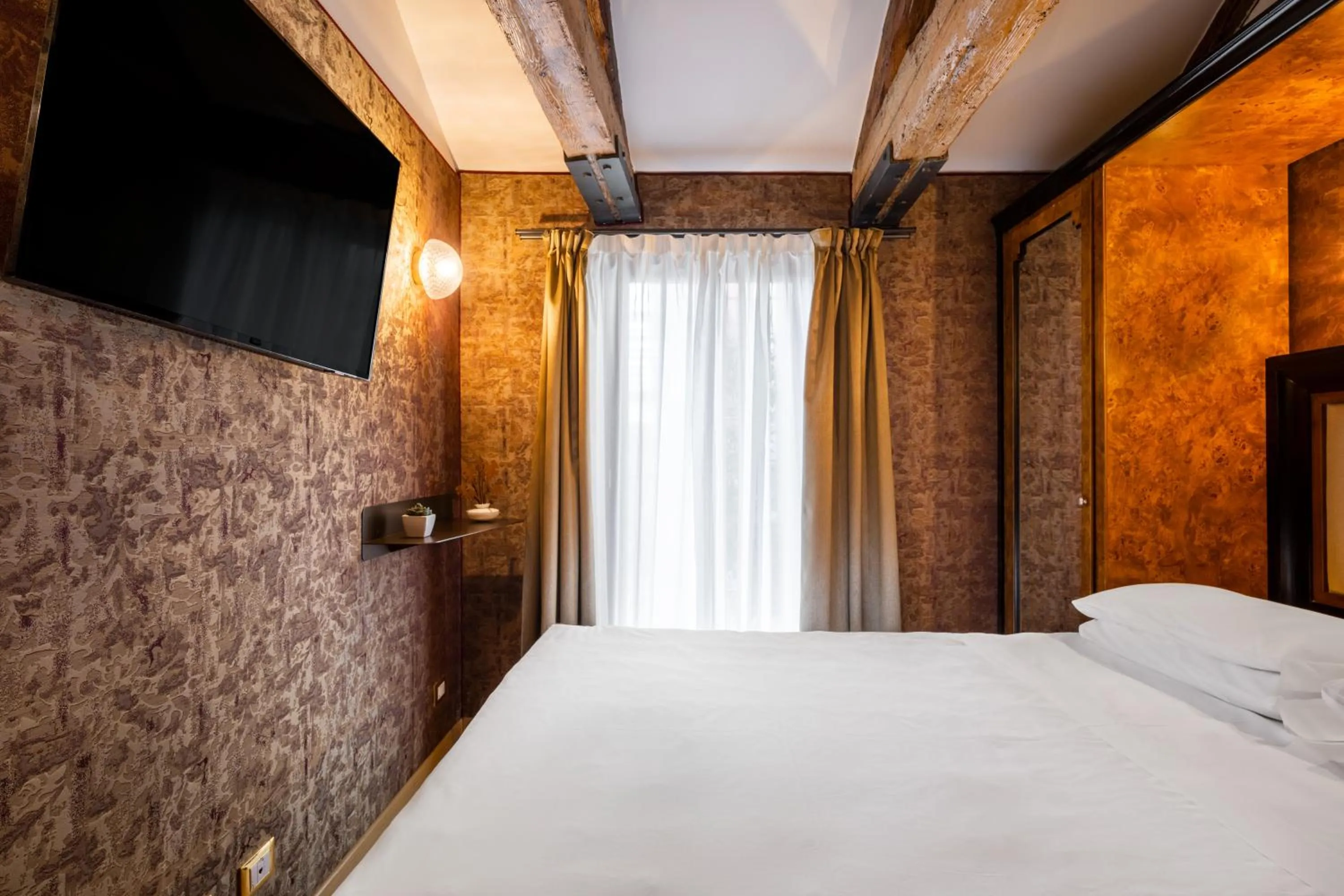 Bedroom, Bed in Hotel Paganelli