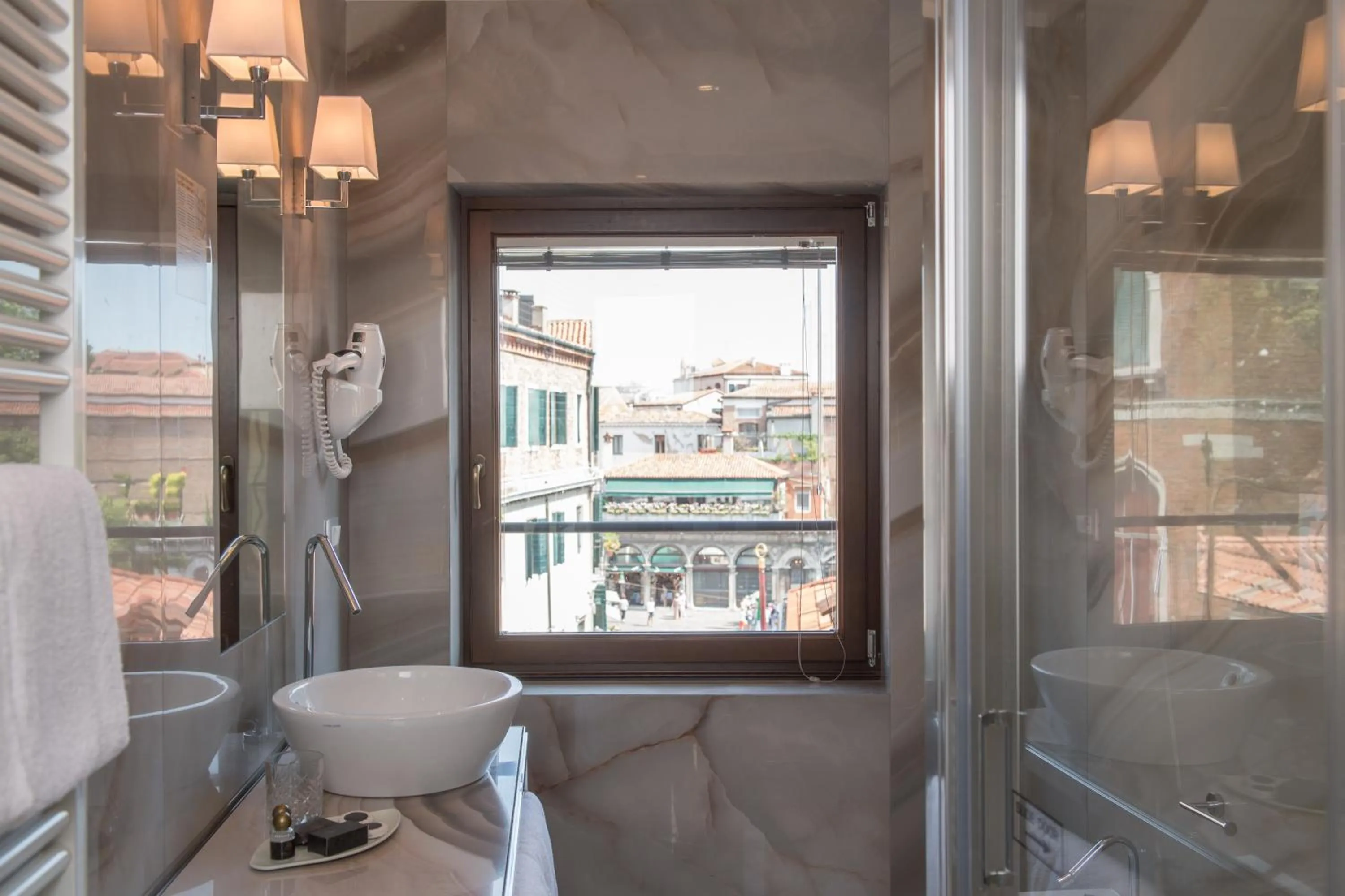 Bathroom in Hotel Paganelli