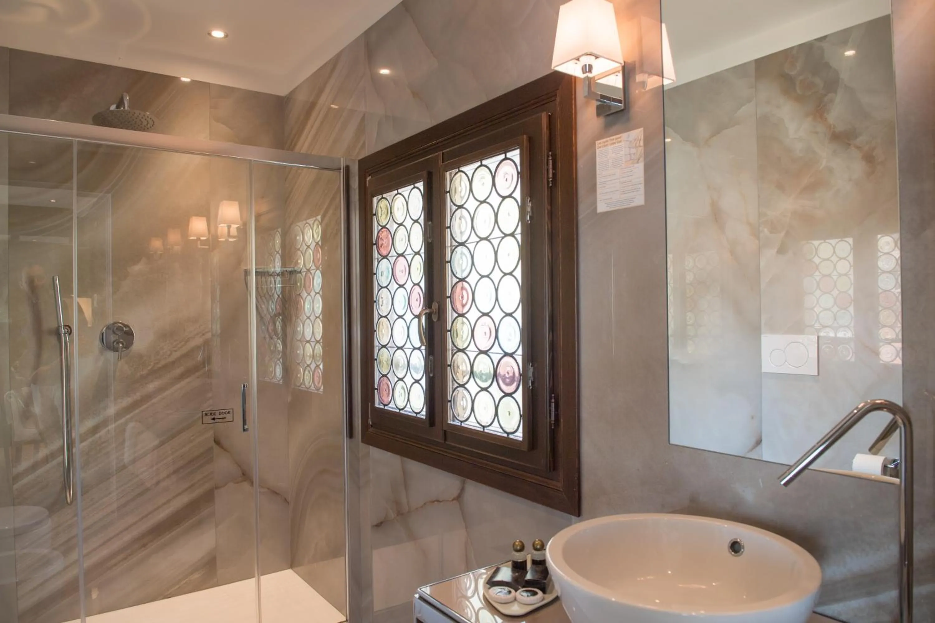 Bathroom in Hotel Paganelli