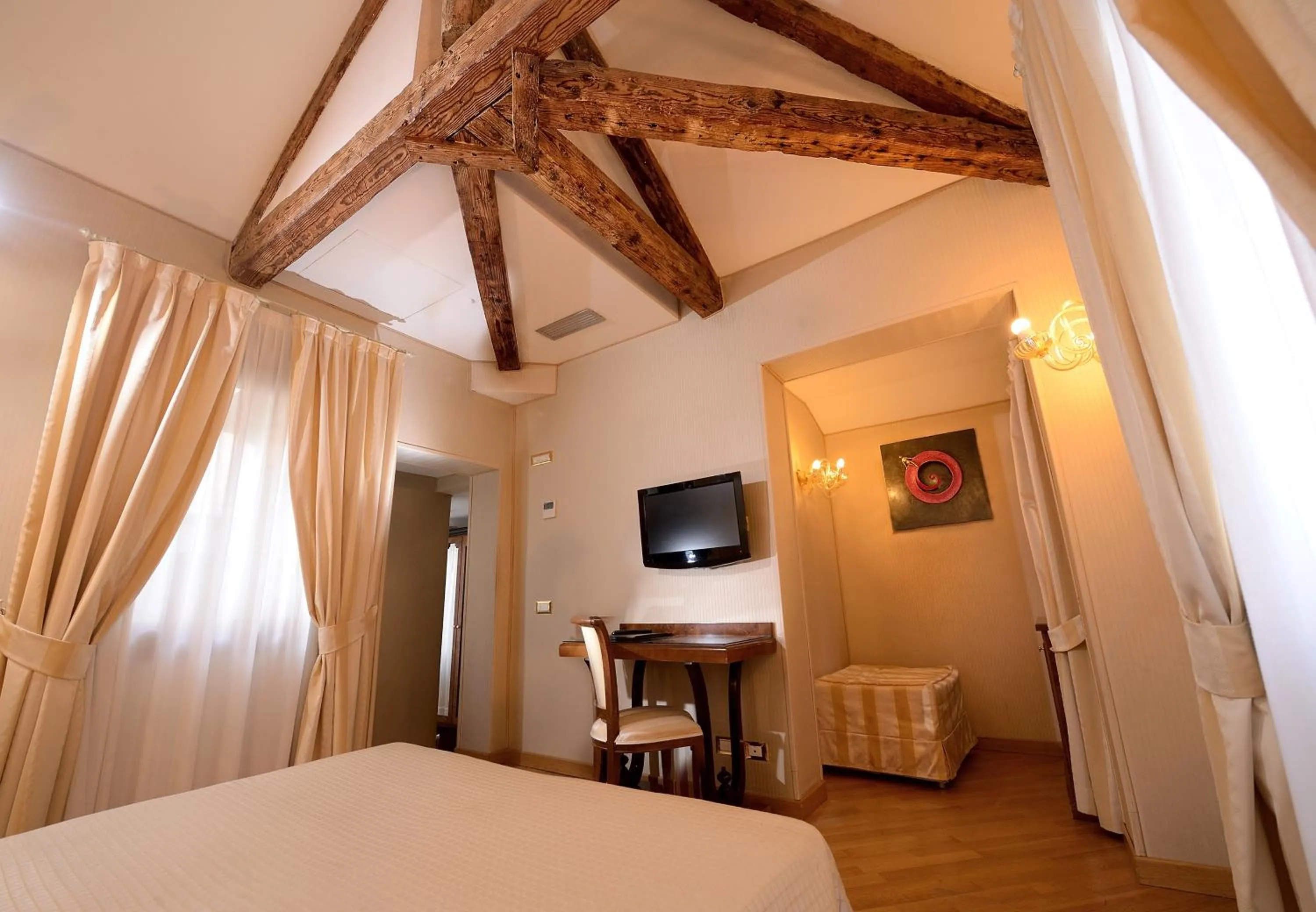 Photo of the whole room, Bed in Hotel Paganelli
