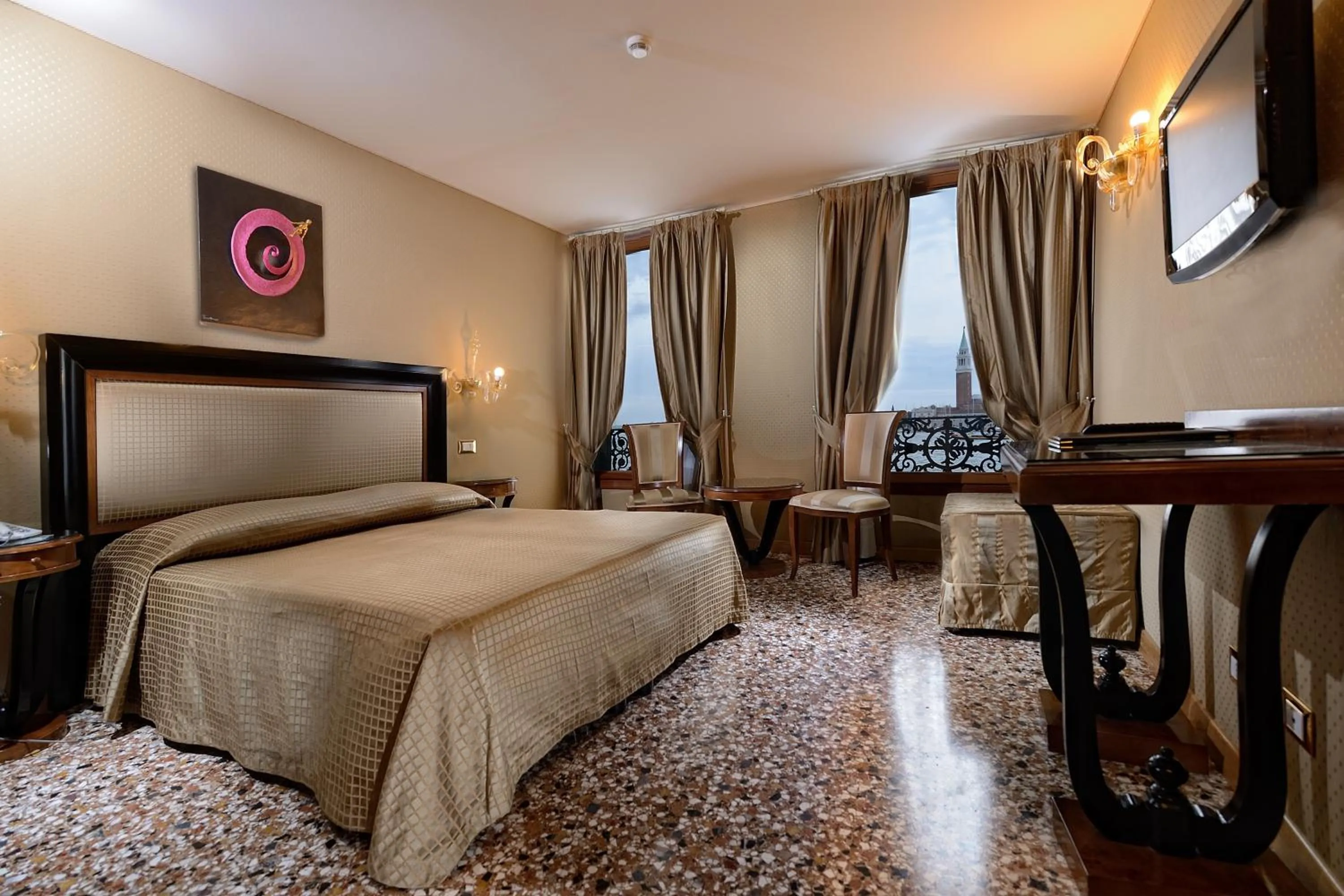 Bedroom, Bed in Hotel Paganelli