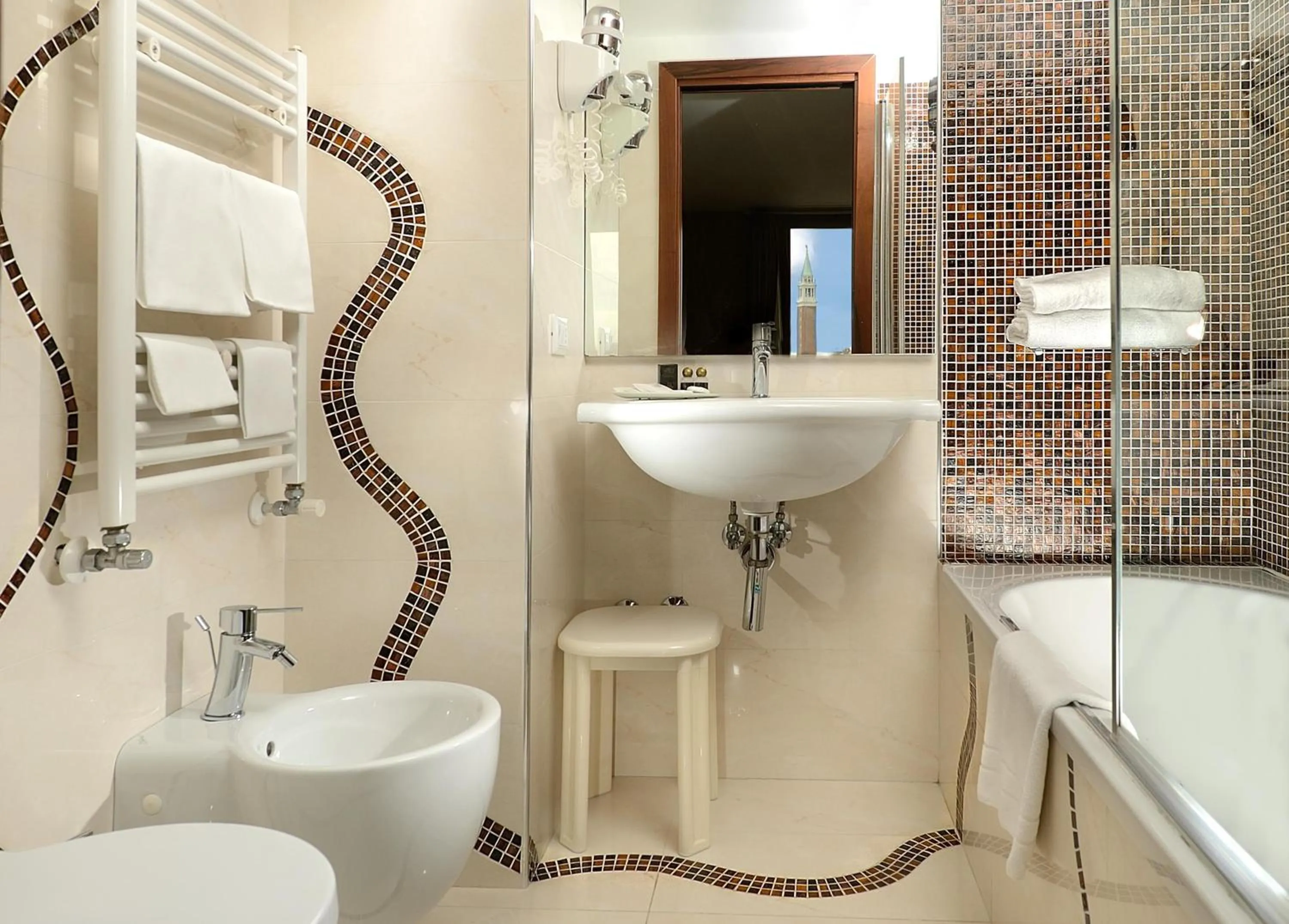 Bathroom in Hotel Paganelli