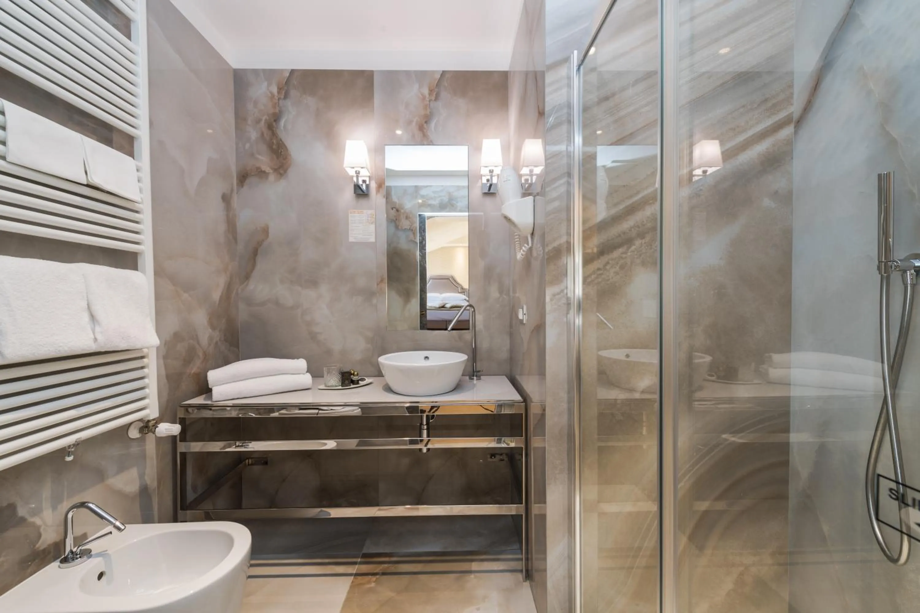 Bathroom in Hotel Paganelli