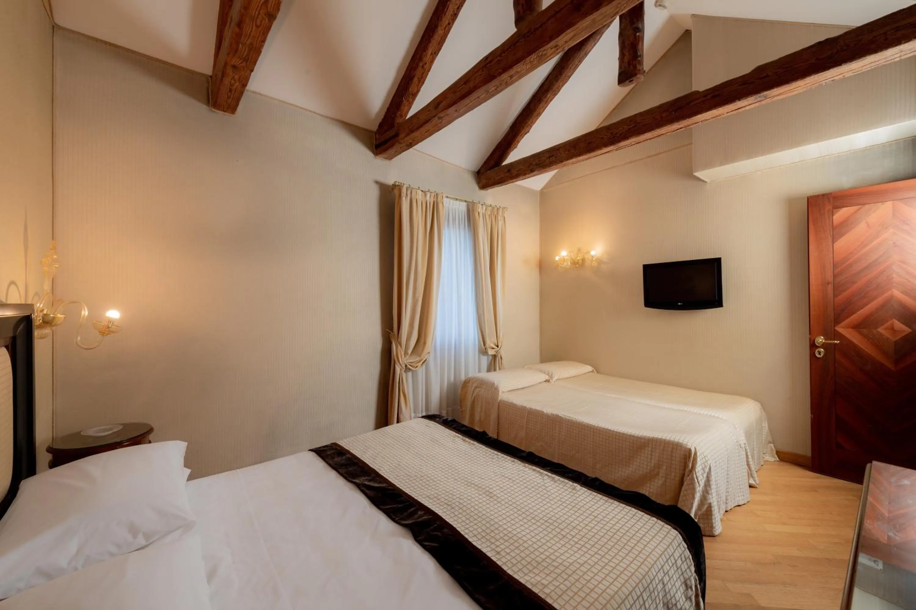 Bedroom, Bed in Hotel Paganelli