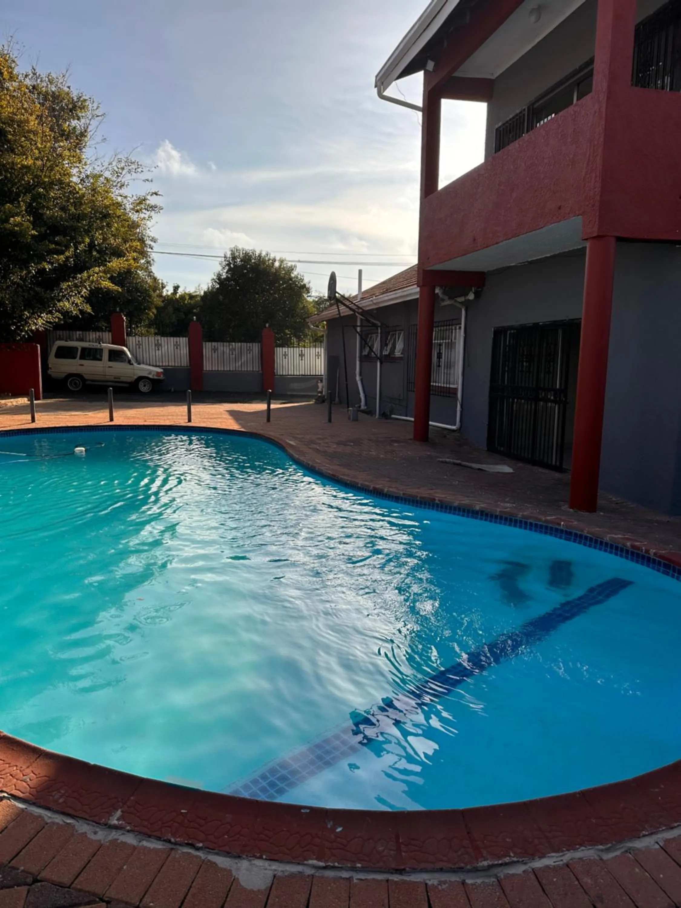 Swimming pool in L-PACK PRIMROSe