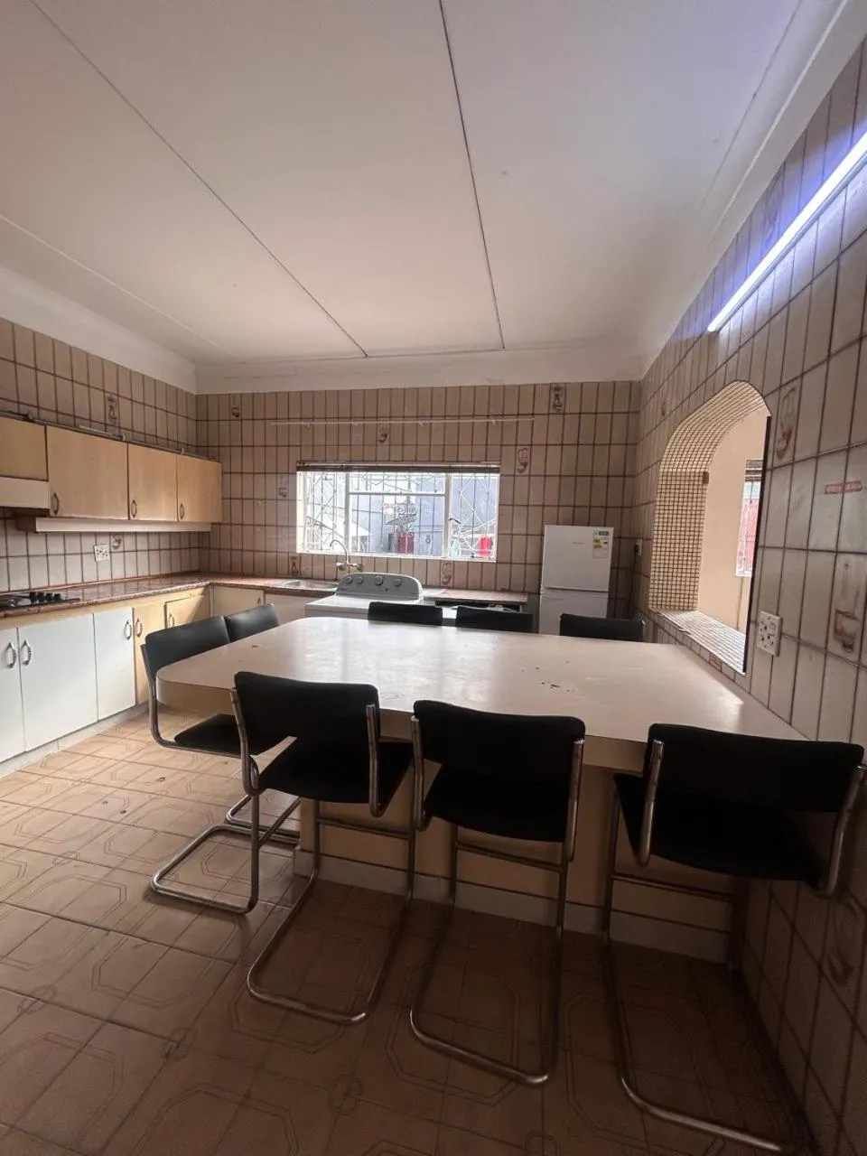 Dining area in L-PACK PRIMROSe