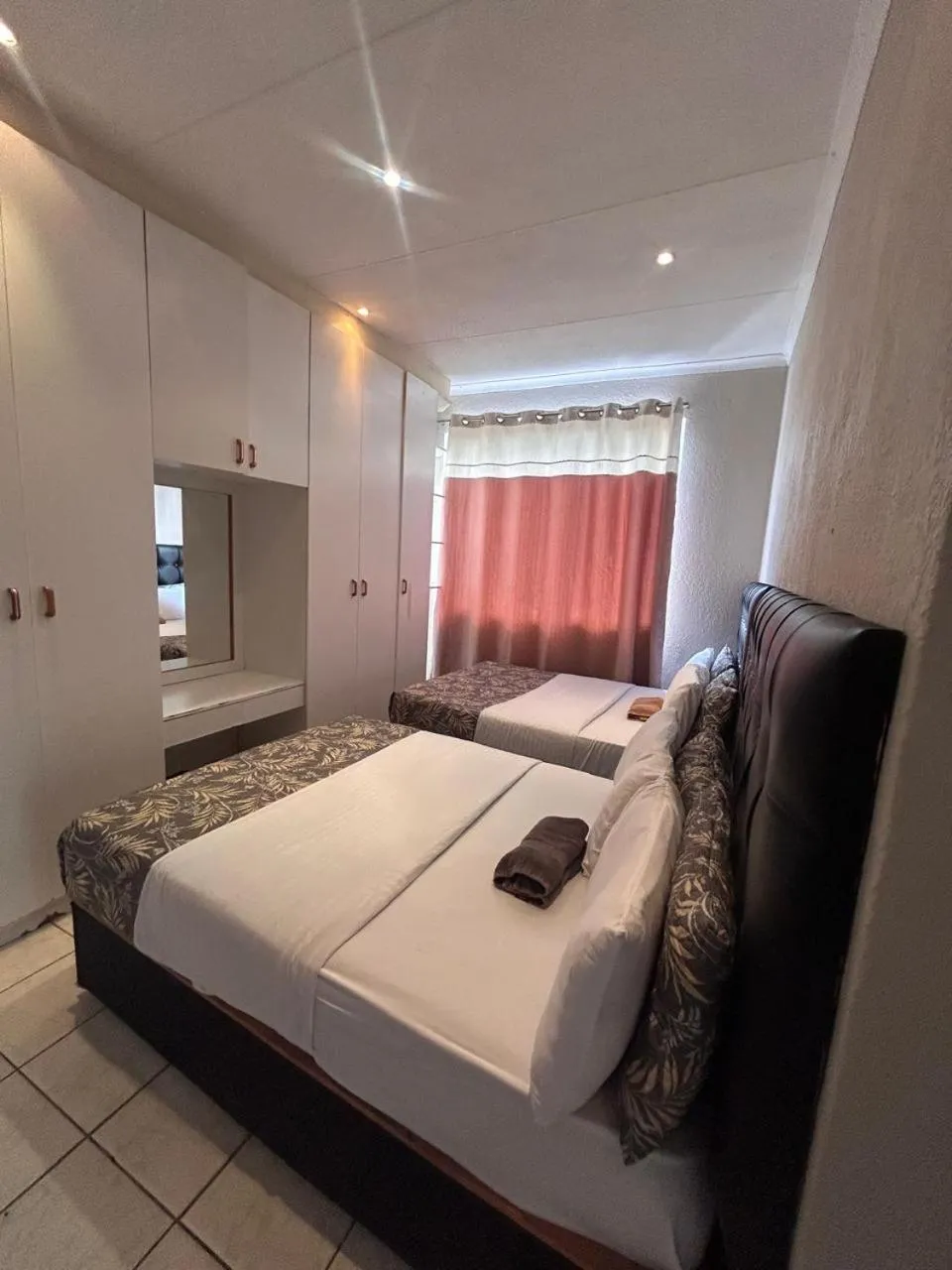 Photo of the whole room, Bed in L-PACK PRIMROSe