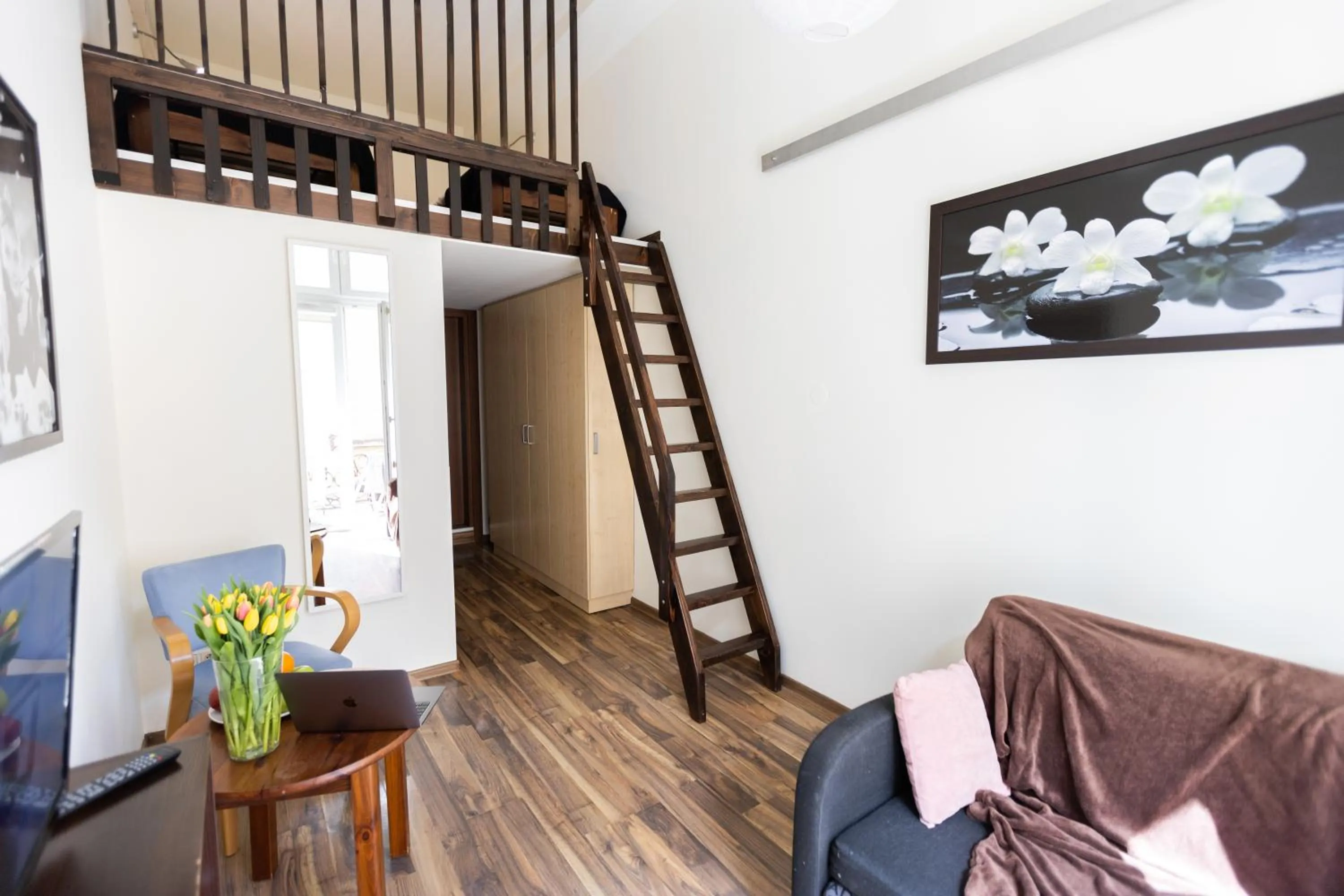 Photo of the whole room in Salve station