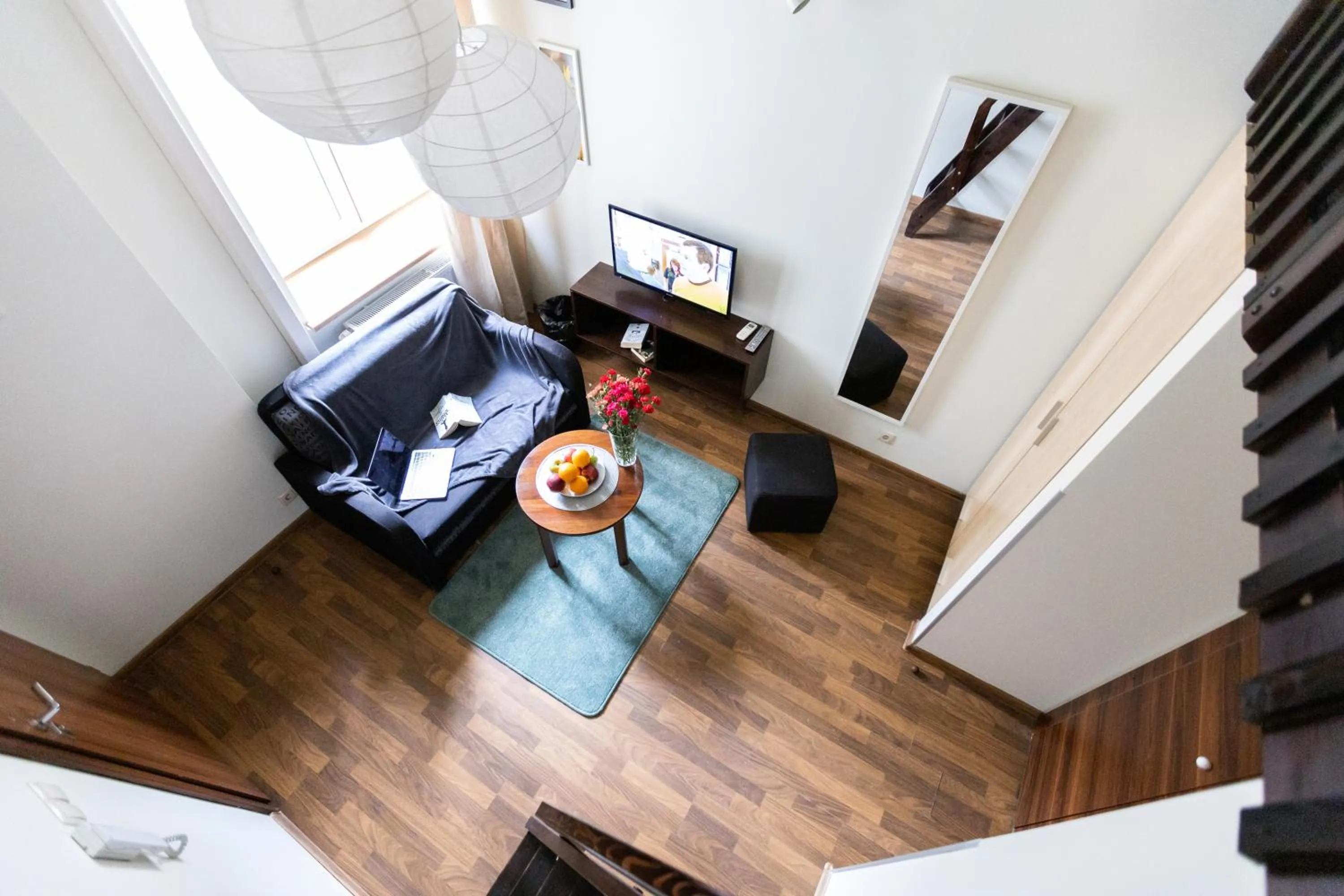 Photo of the whole room, Bed in Salve station