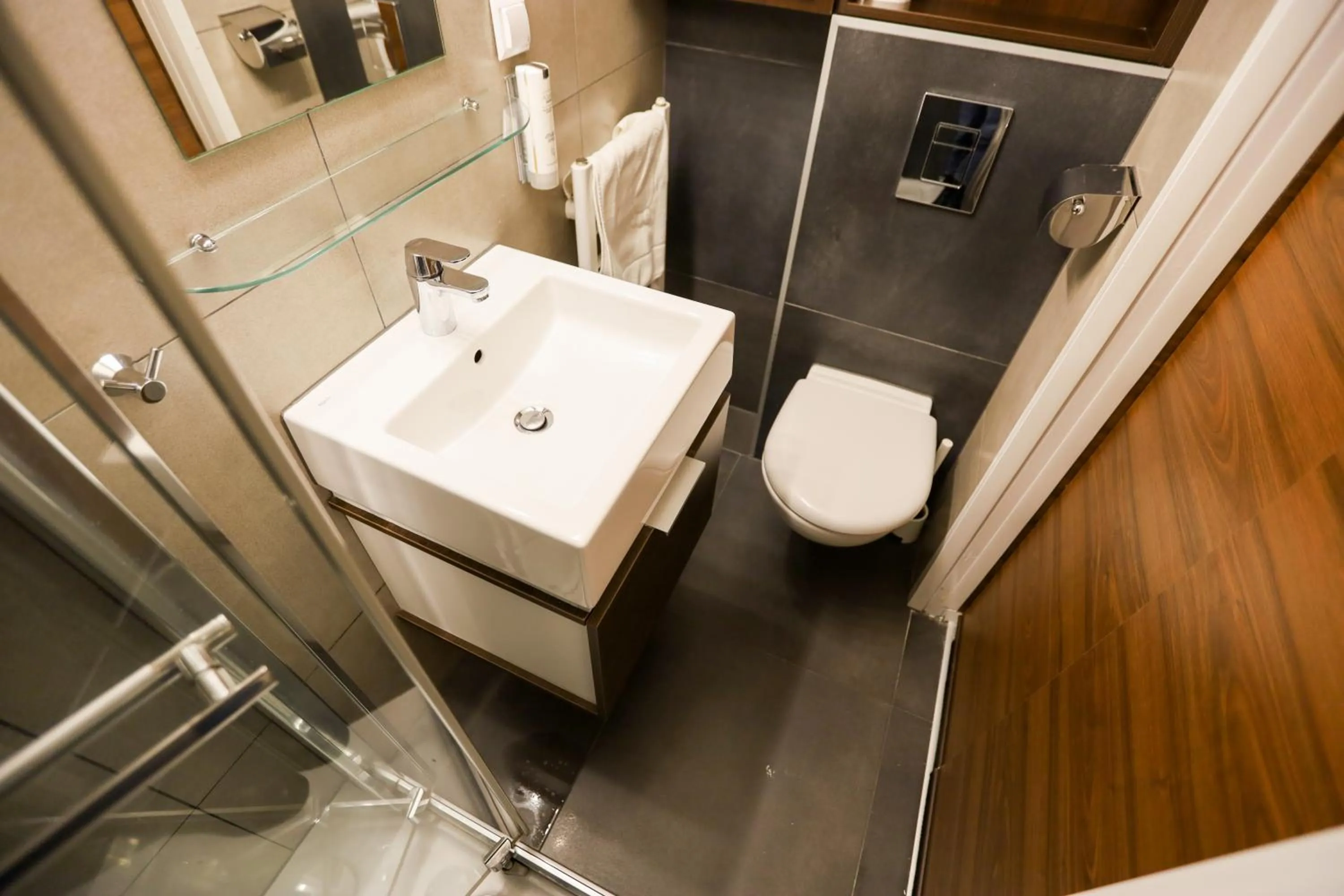 Toilet in Salve station