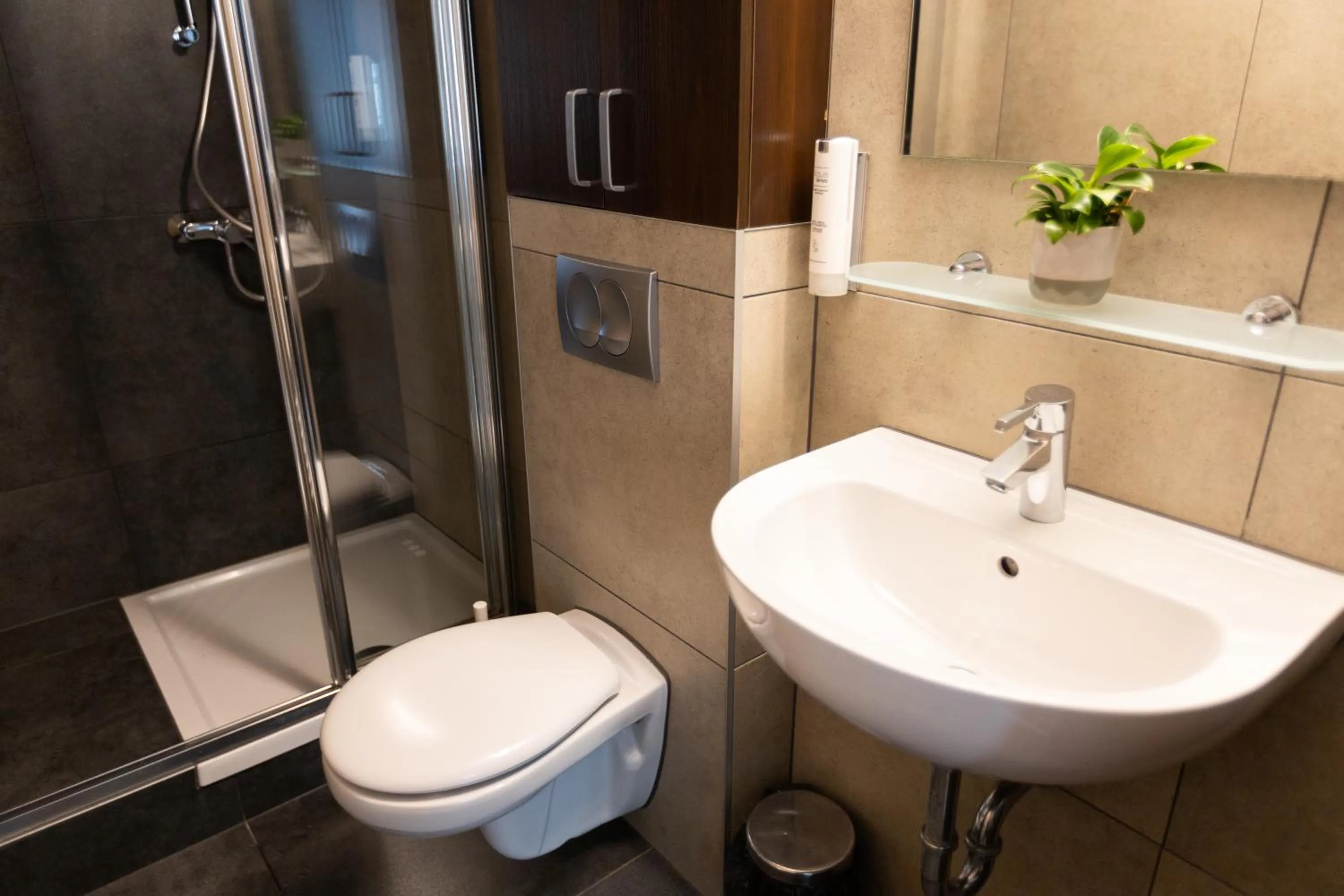 Toilet in Salve station