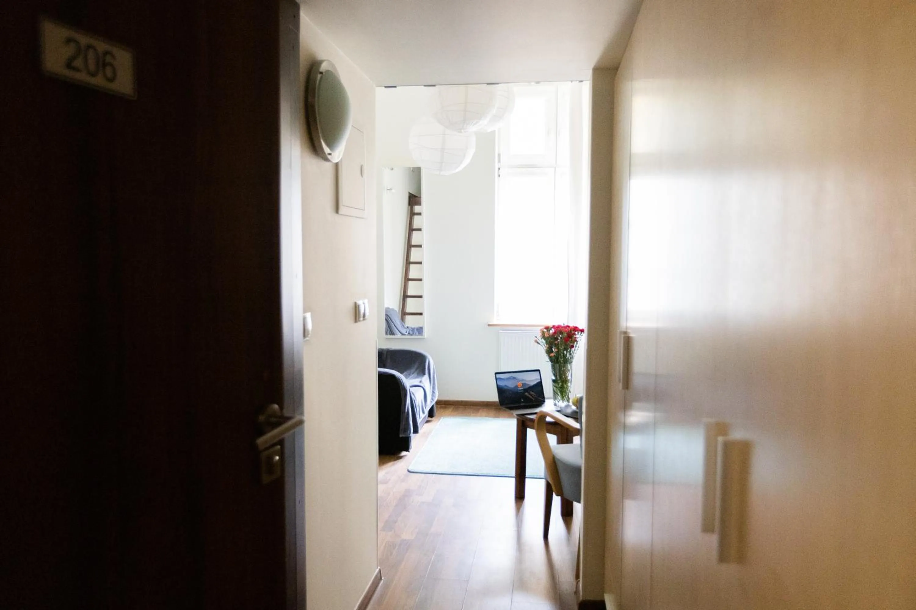 Photo of the whole room in Salve station