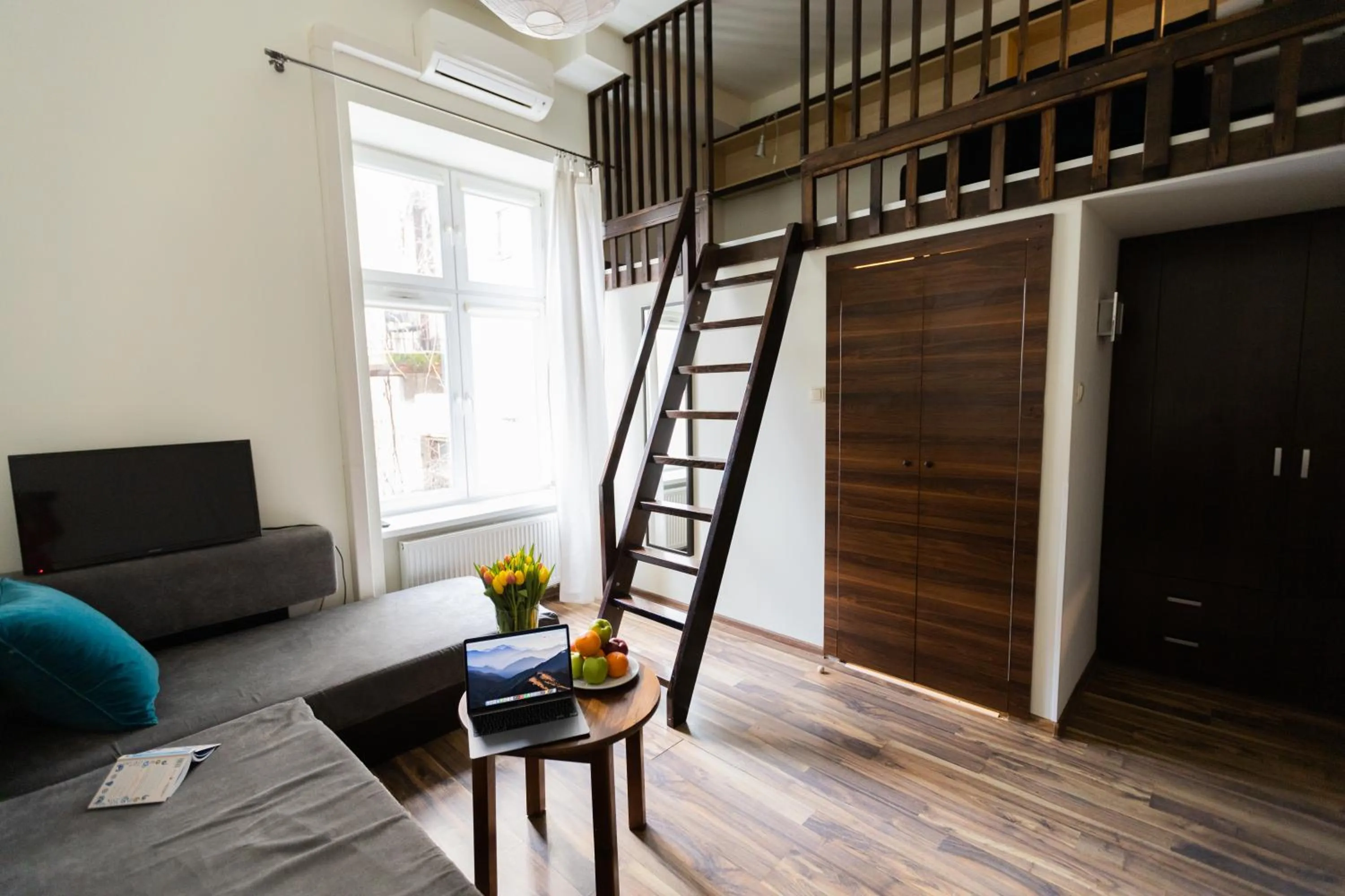 Photo of the whole room in Salve station