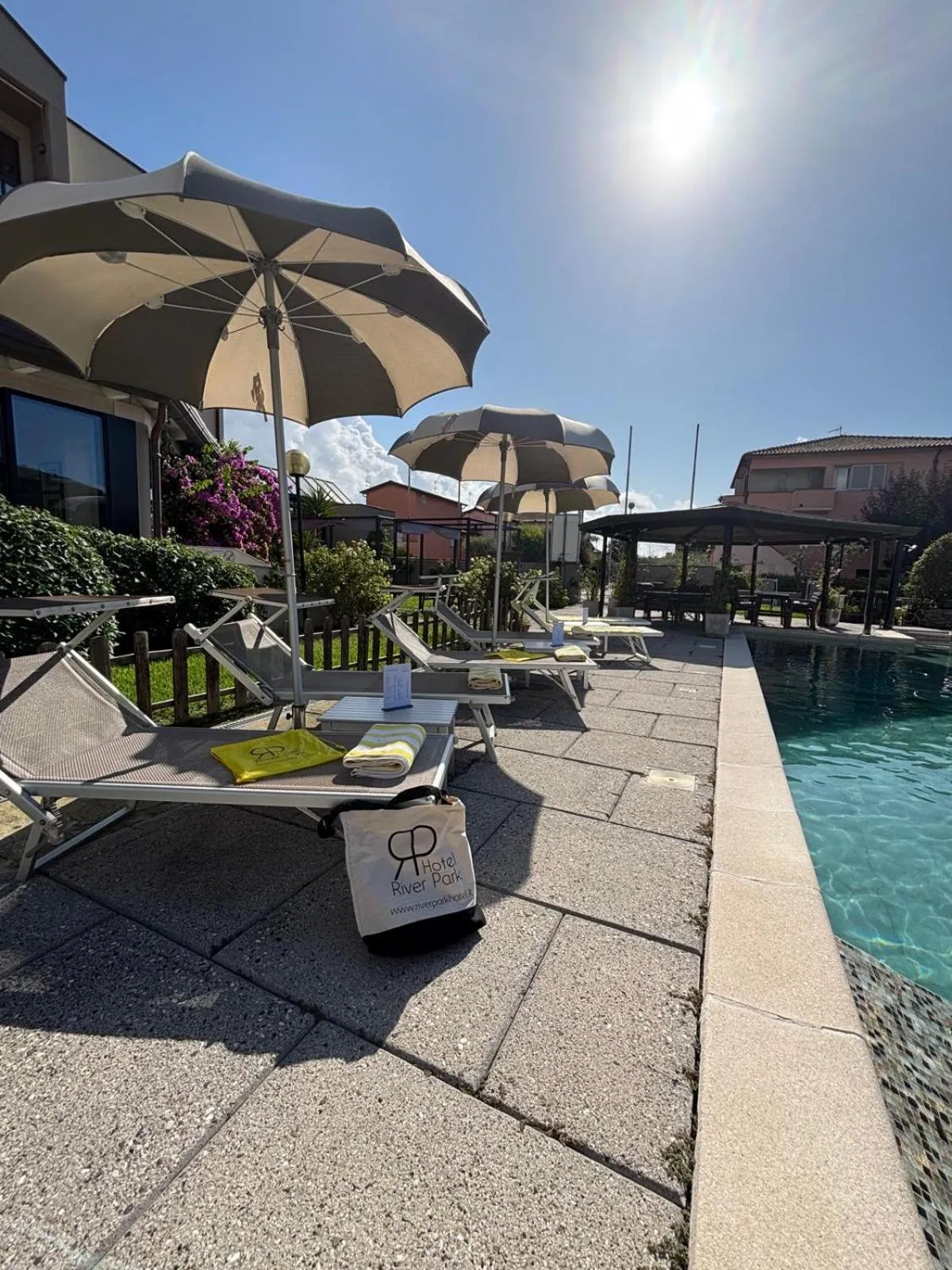 Swimming pool in River Park Hotel