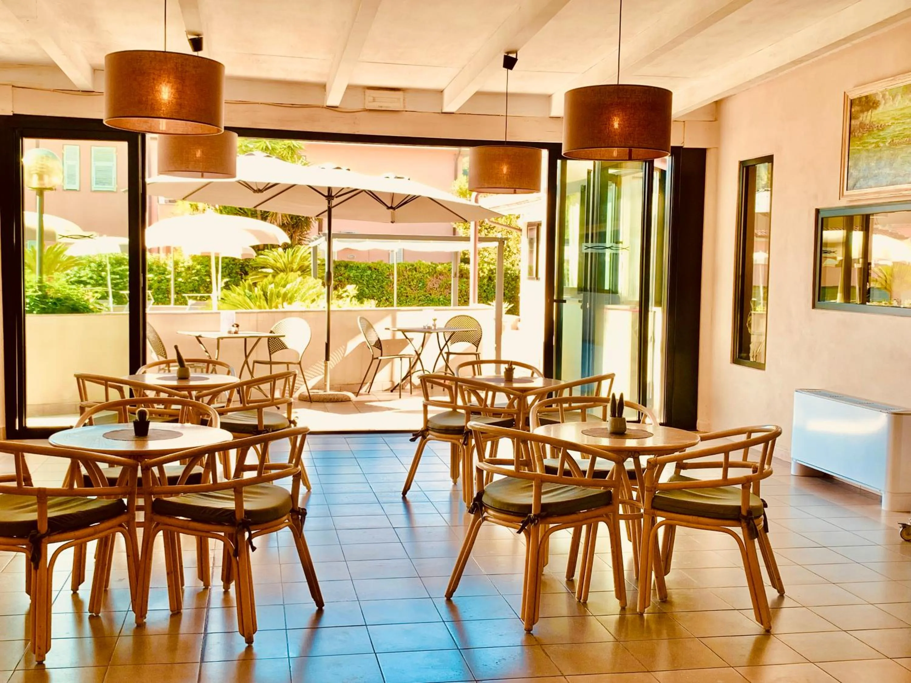 Lounge or bar in River Park Hotel