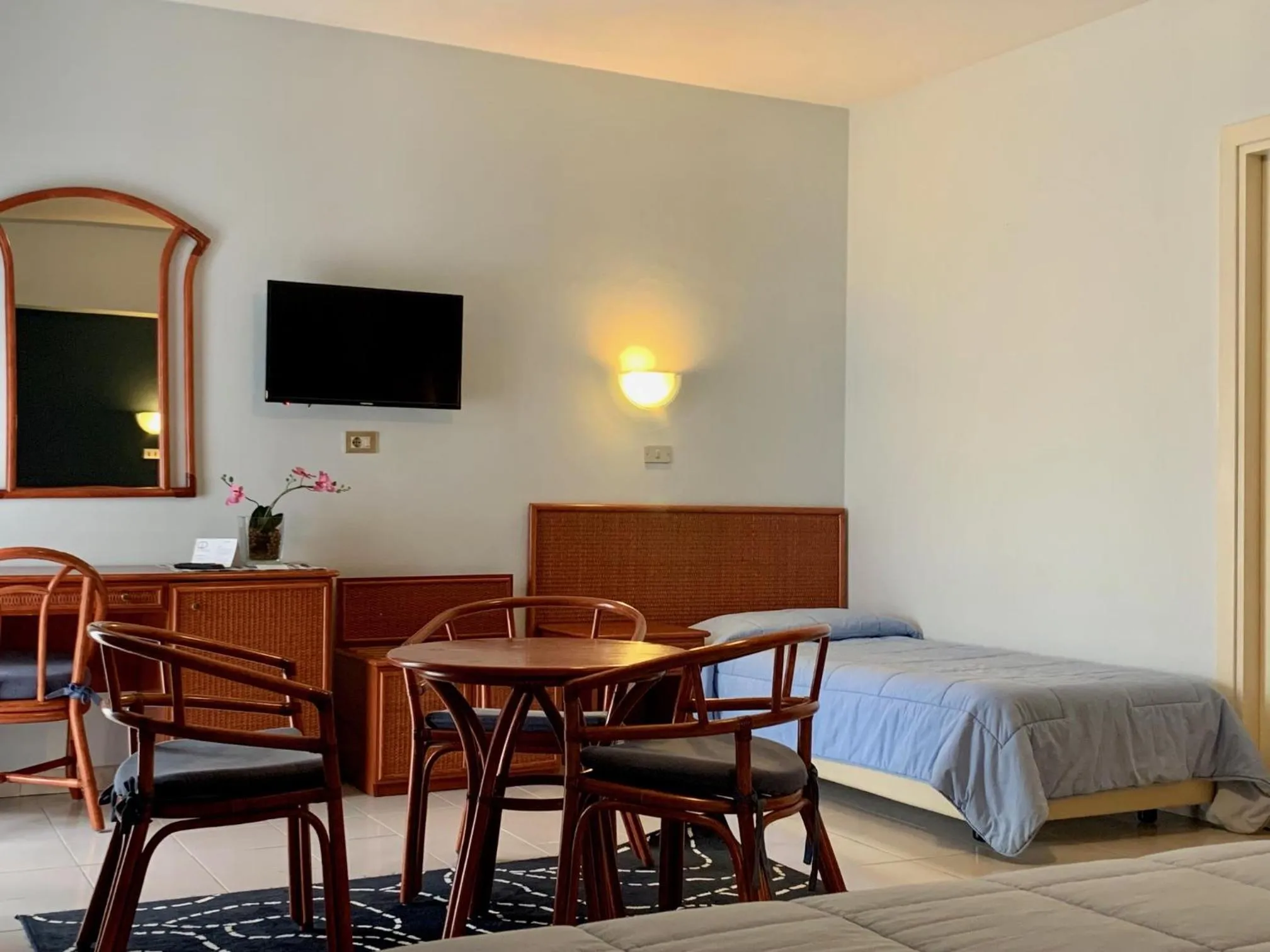 Bedroom in River Park Hotel