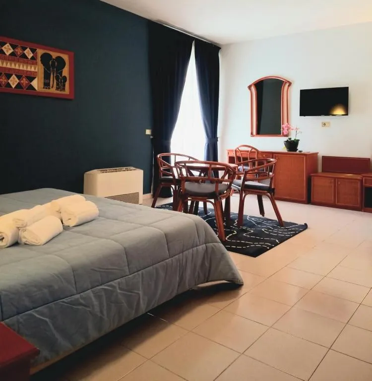 Photo of the whole room, Bed in River Park Hotel