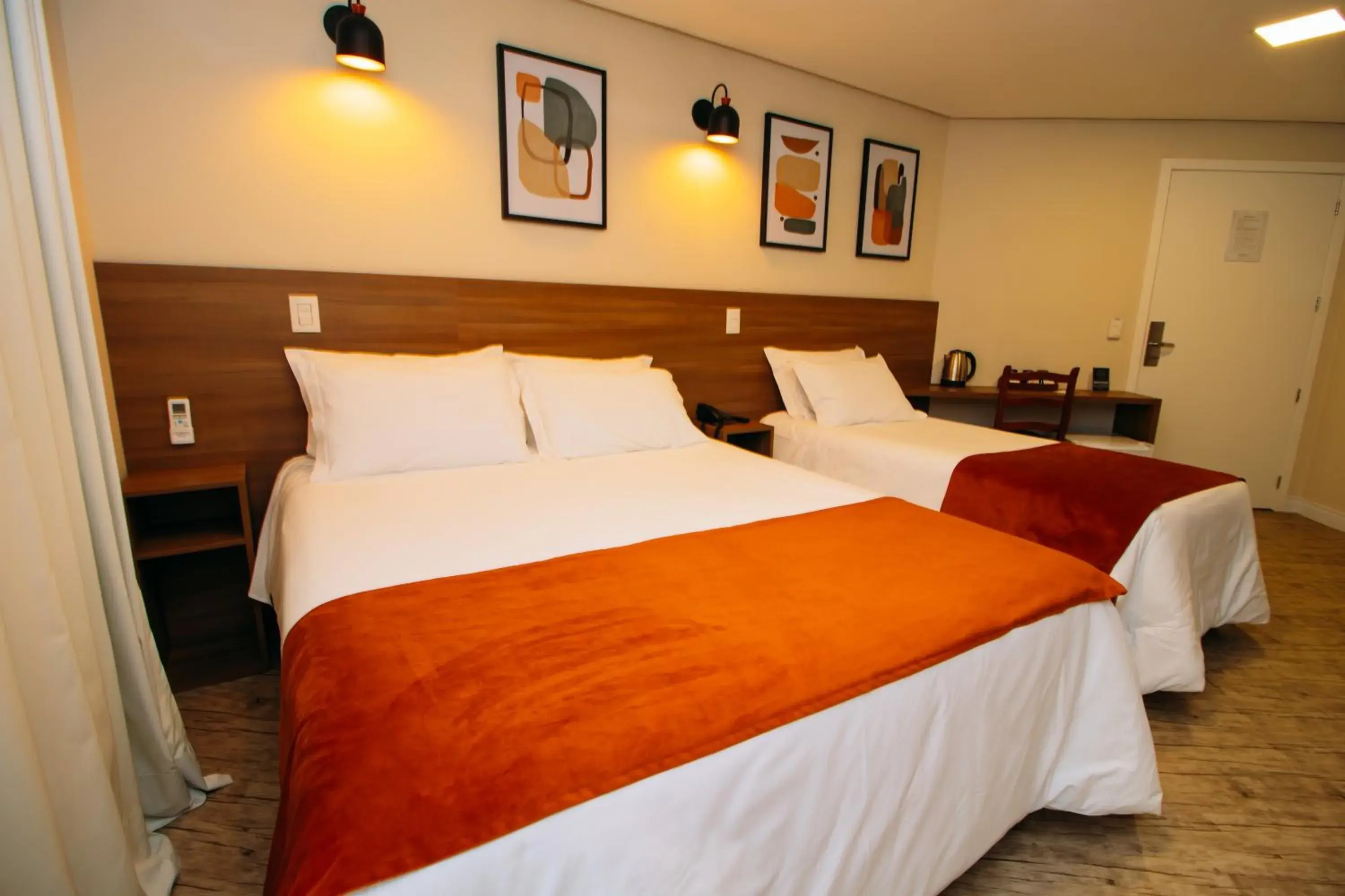 Triple Room with Balcony in Augusta Centro Hotel Triple Room with Balcony in Augusta Centro Hotel