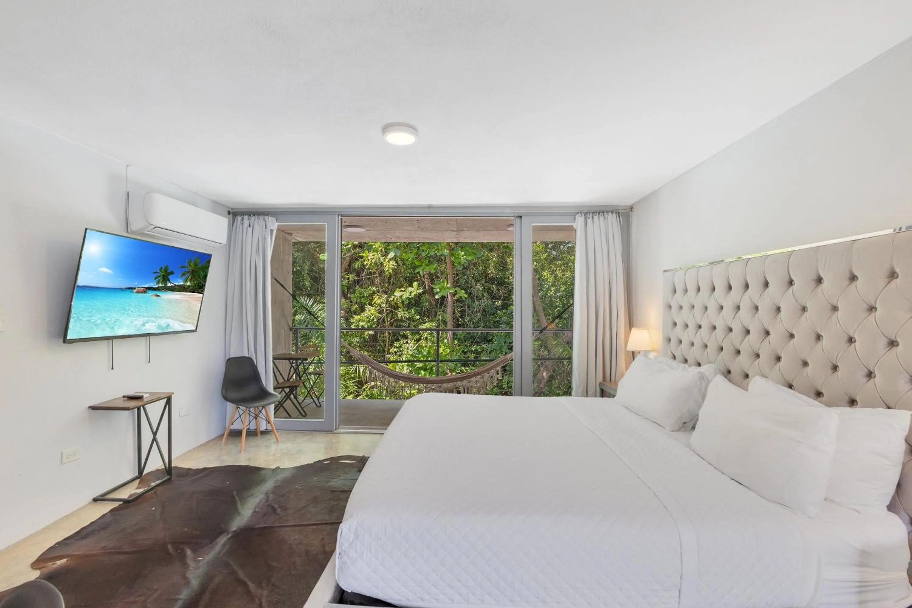 Photo of the whole room, Bed in Viento Beach Lodge