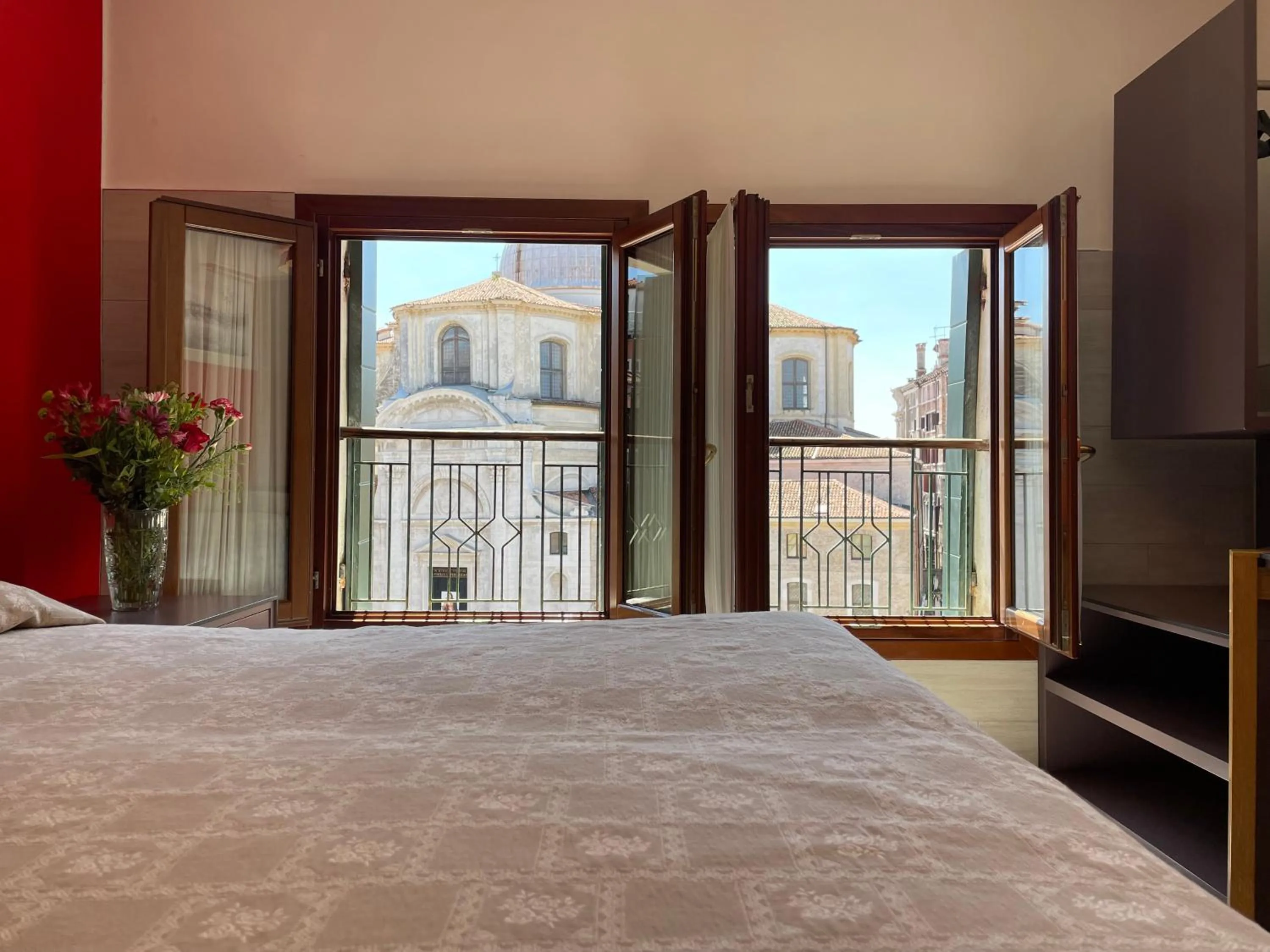 View (from property/room), Bed in Hotel San Geremia