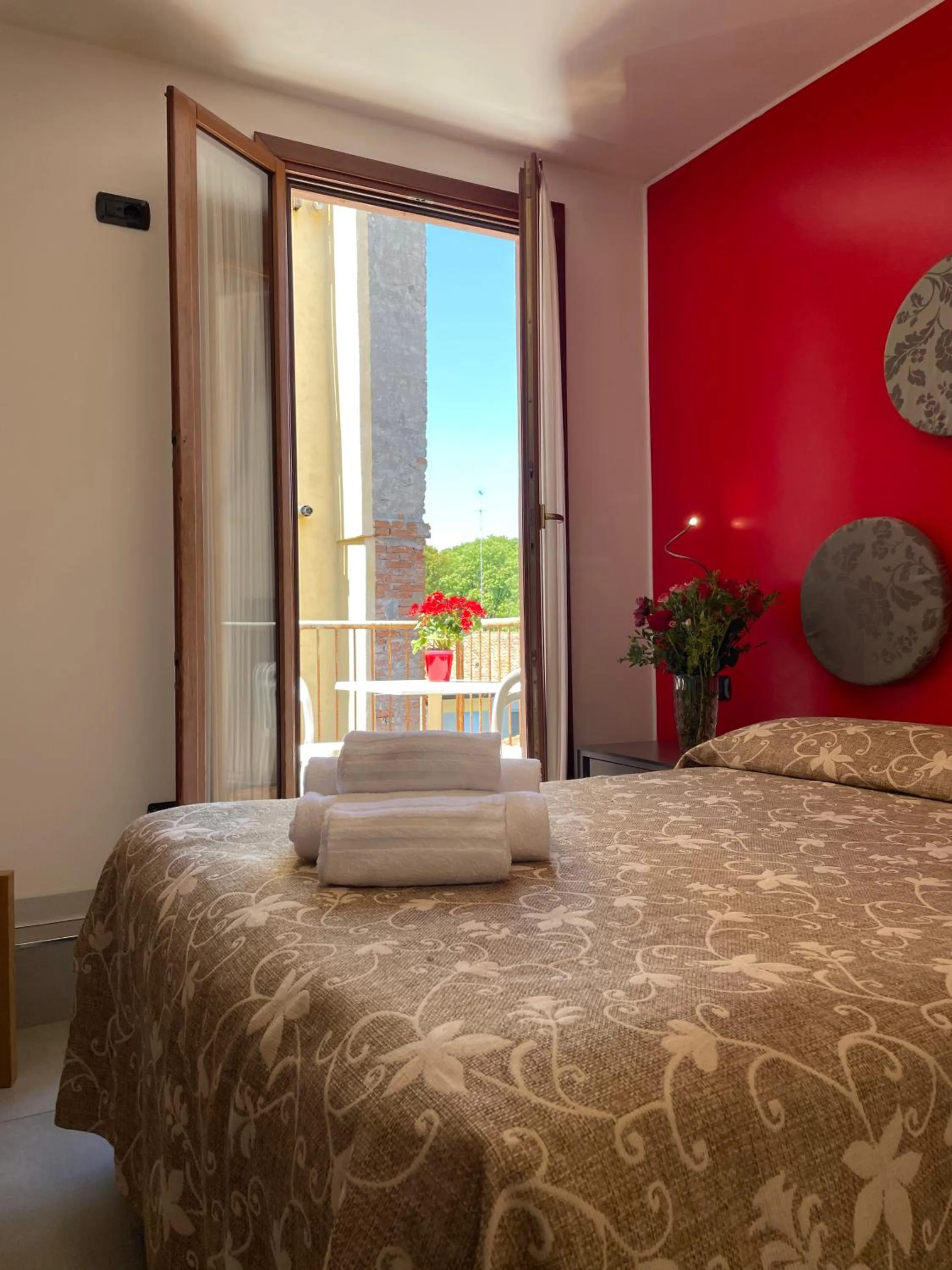 Bed in Hotel San Geremia