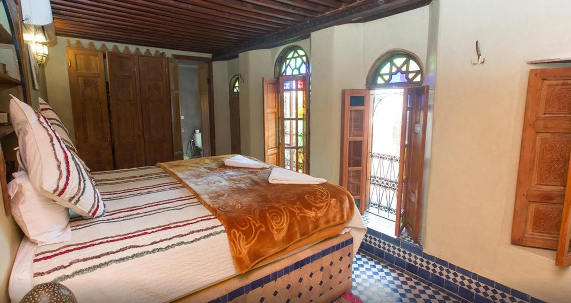Bed in Riad Layalina Fes