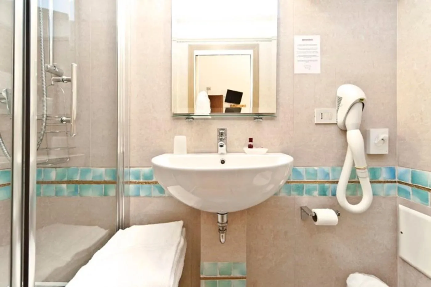 Bathroom in Hotel Alla Fava