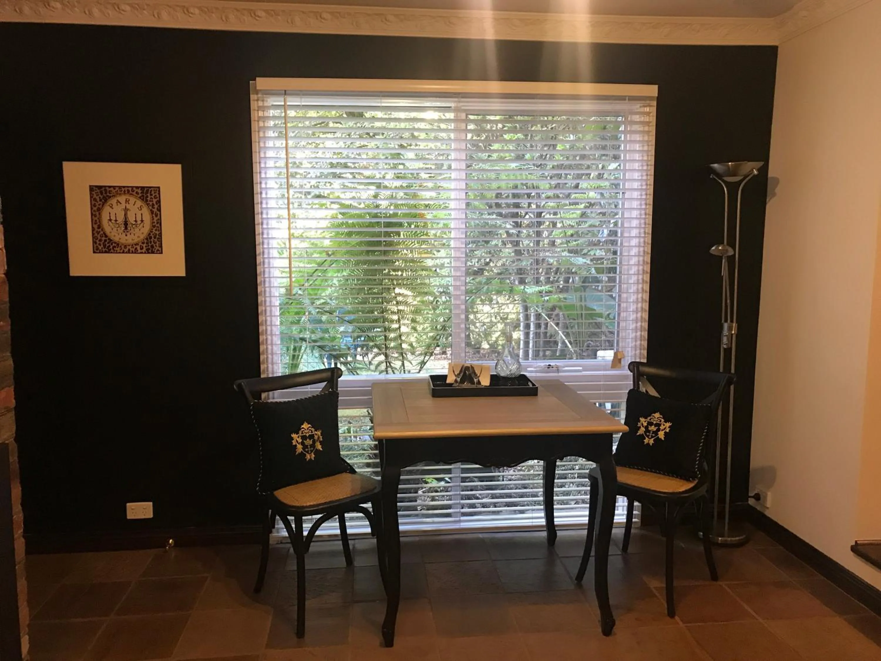 Decorative detail in Belle Le Vie