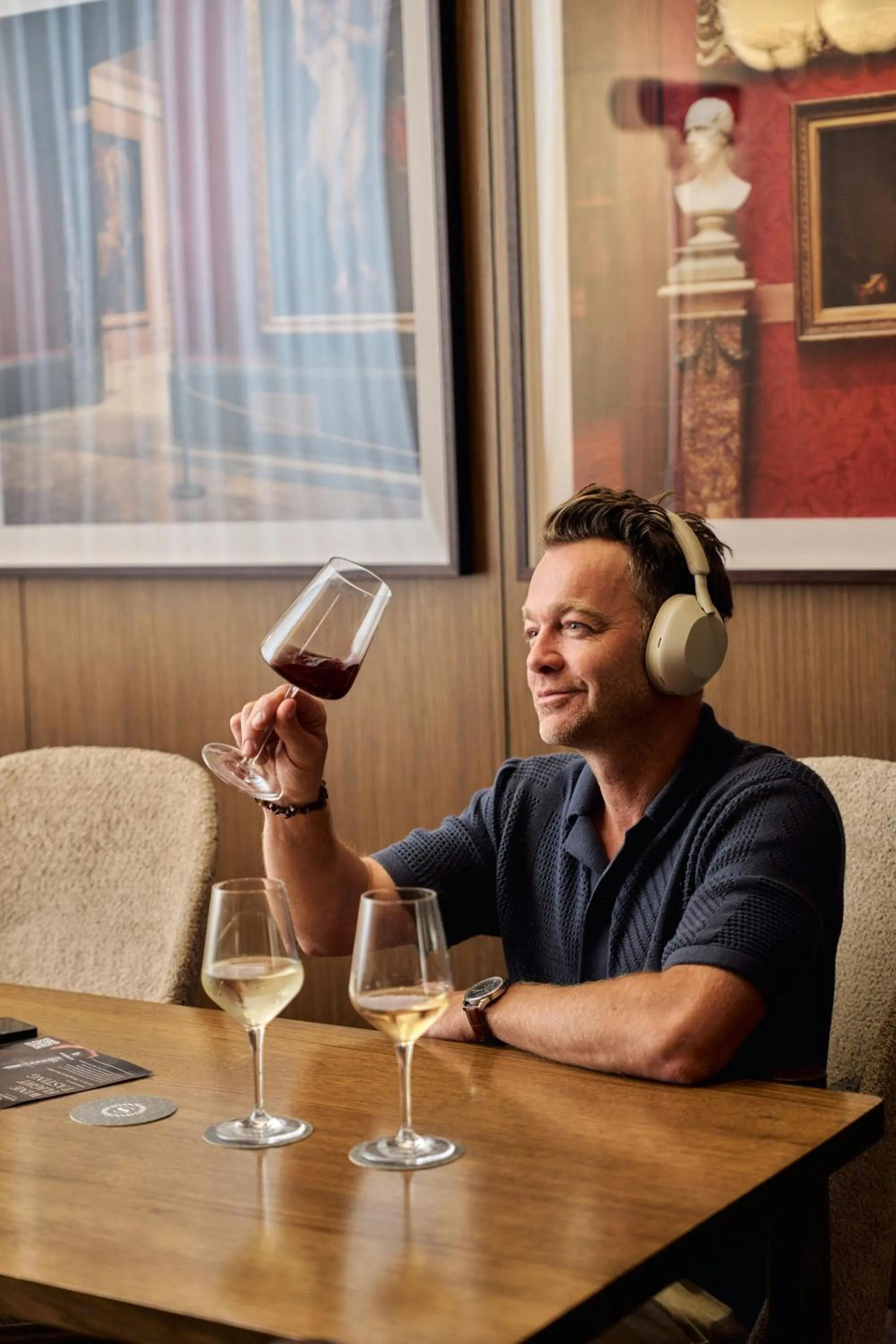 Lounge or bar in Sheraton Melbourne Hotel