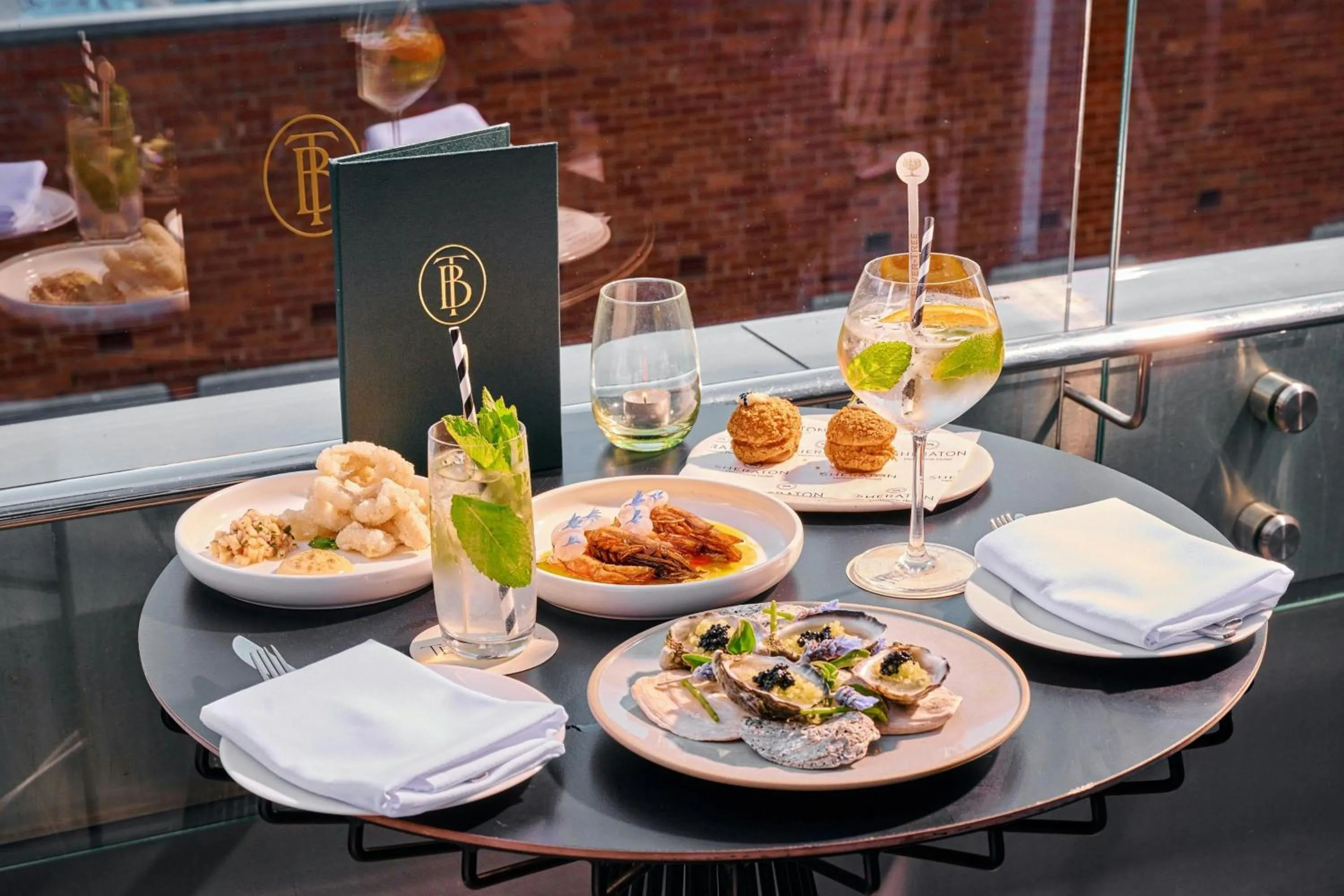 Lounge or bar in Sheraton Melbourne Hotel