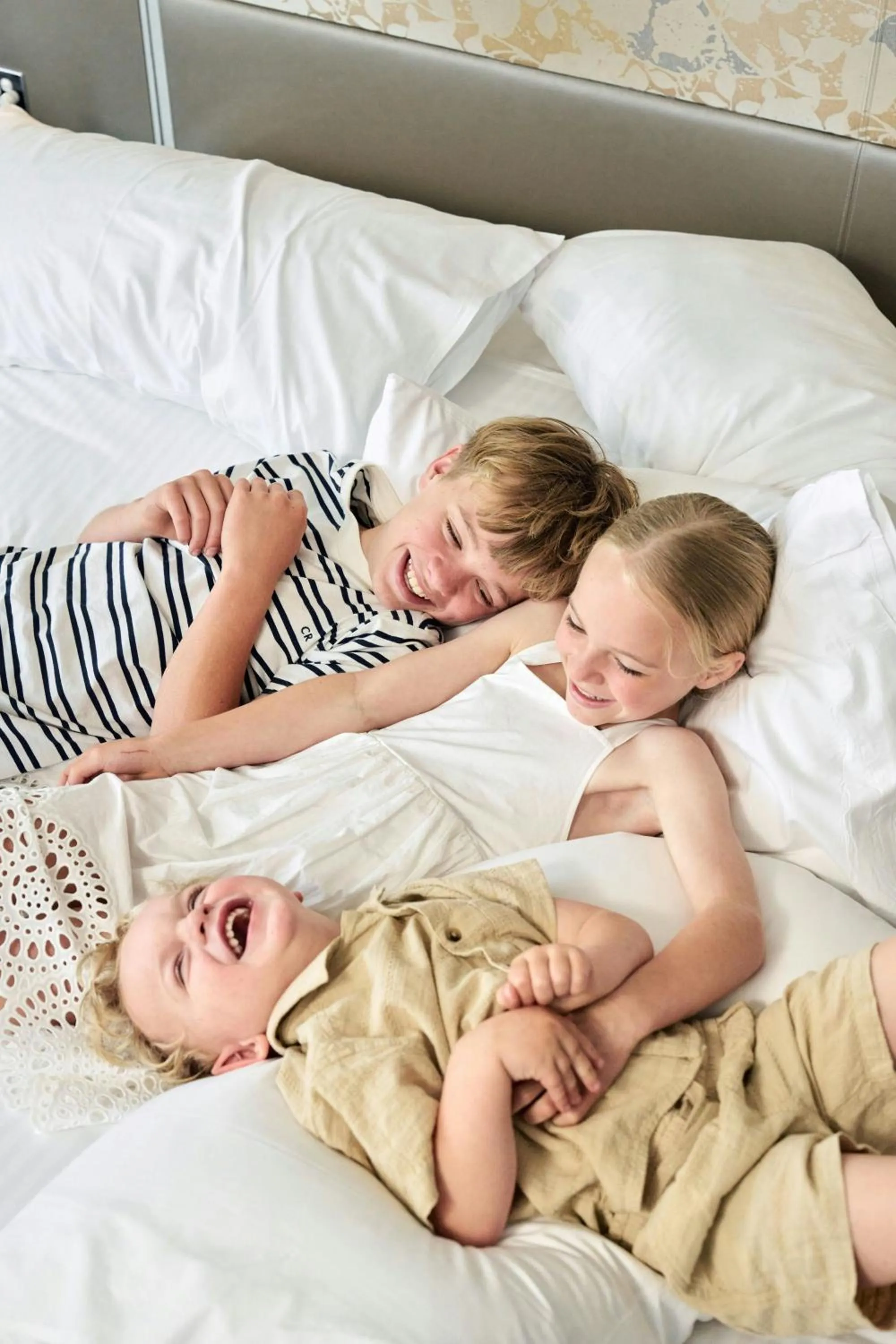 Photo of the whole room, Bed in Sheraton Melbourne Hotel