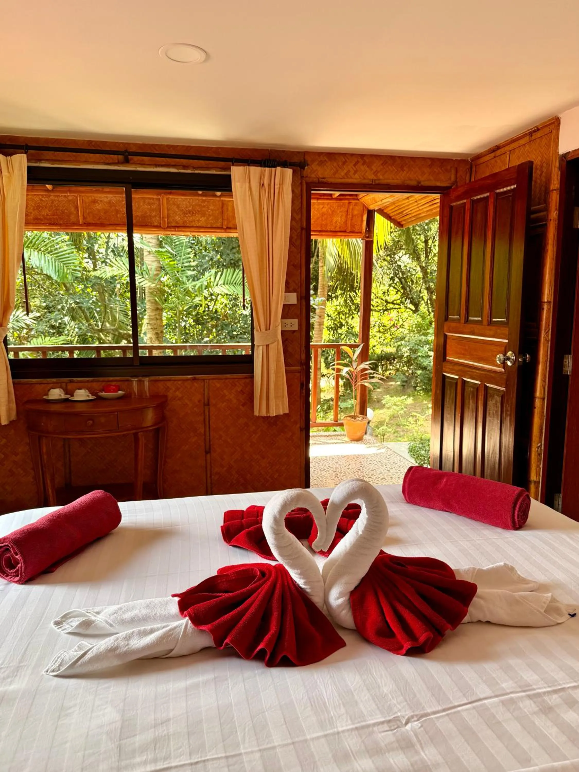 Garden, Bed in PawPaw Resort