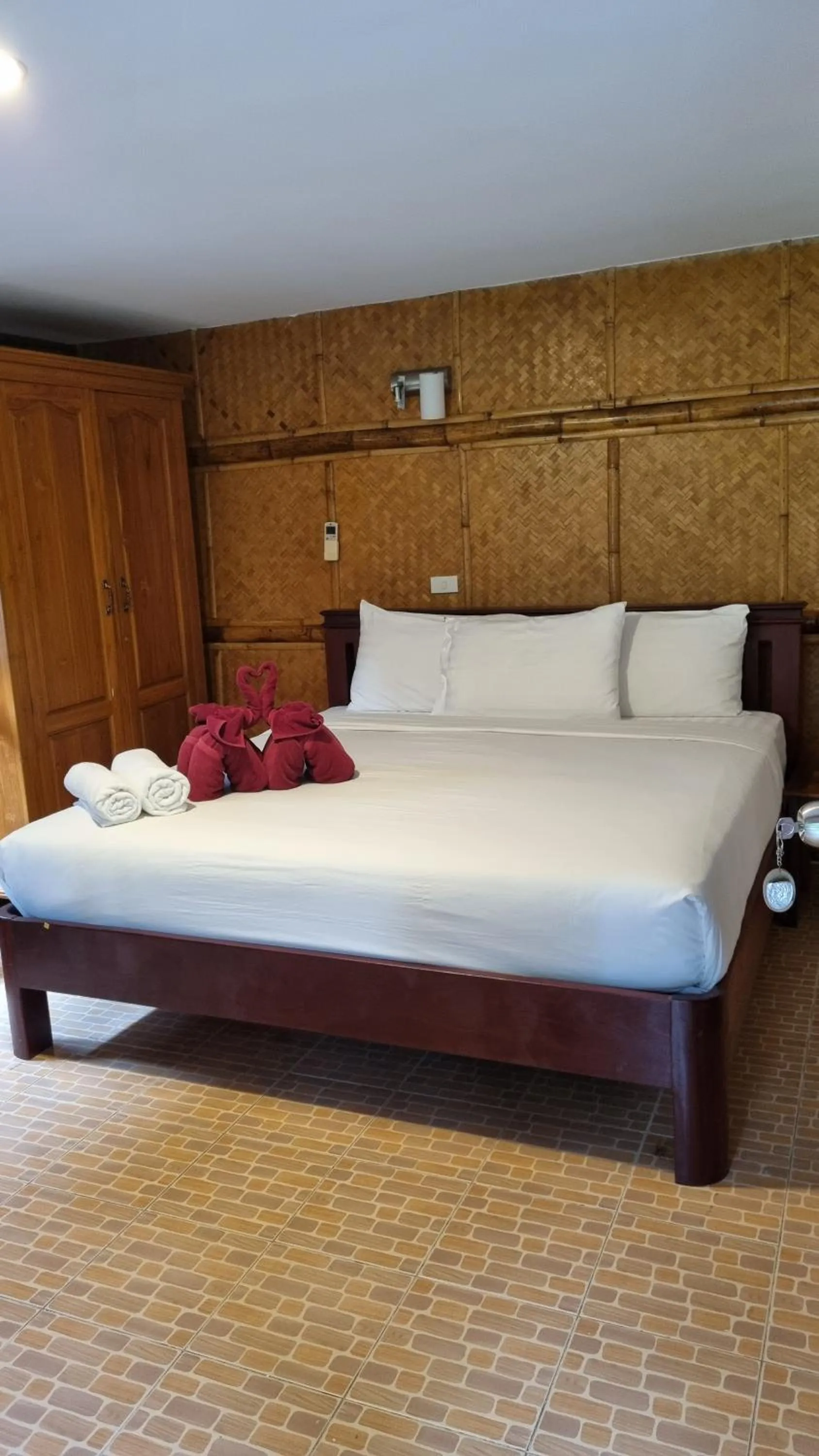 Bed in PawPaw Resort