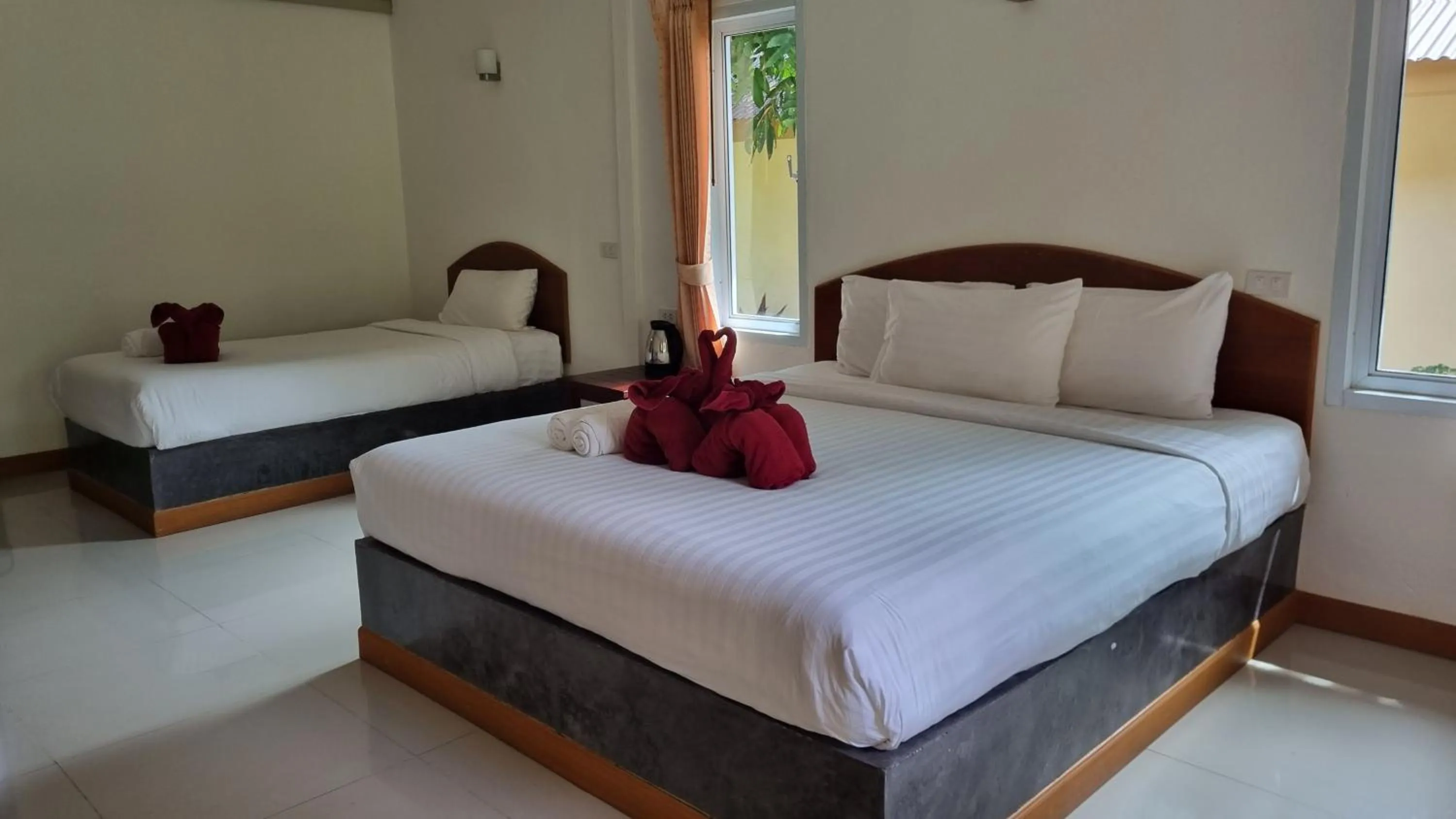 Bed in PawPaw Resort