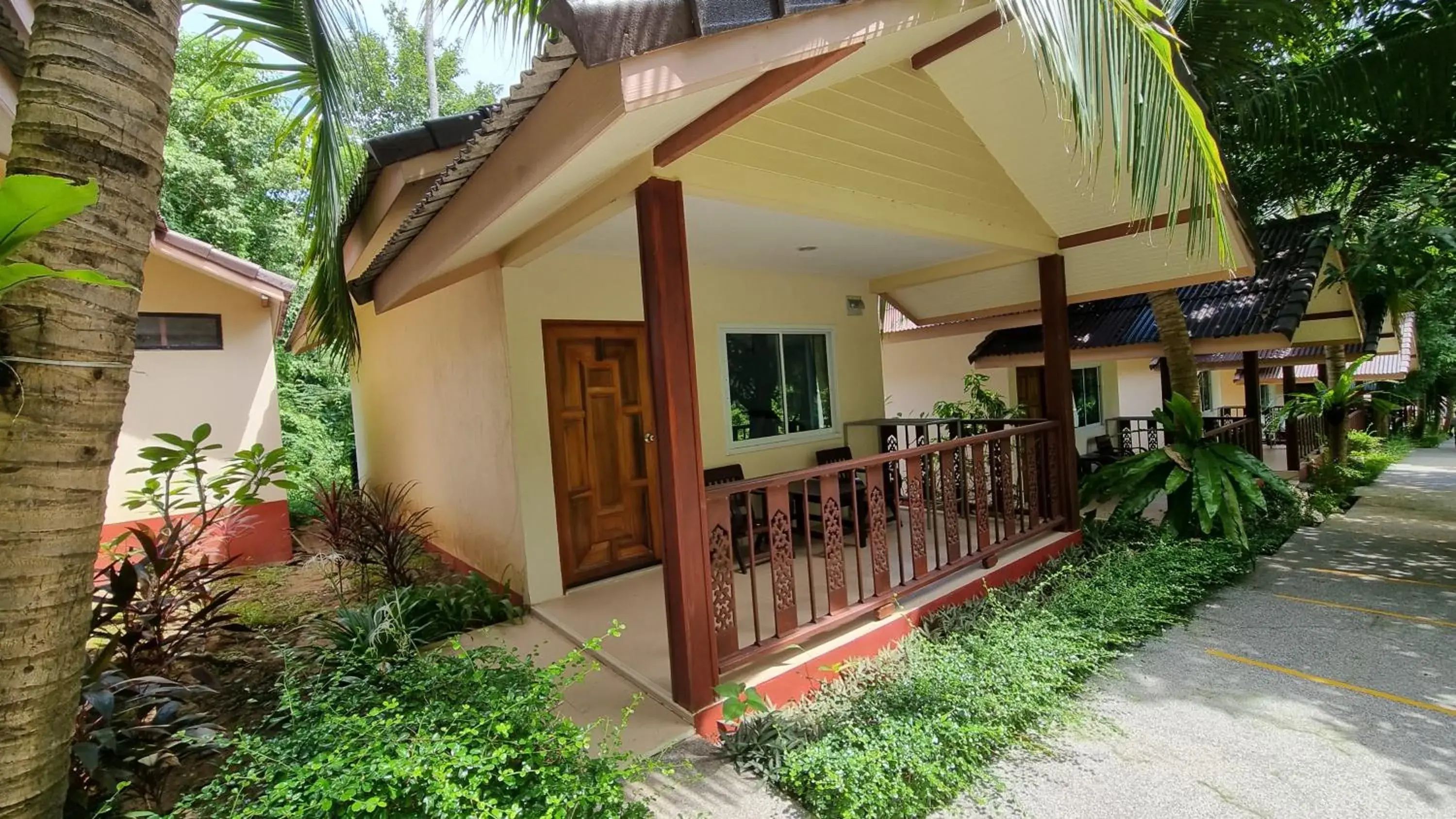 Bungalow with Garden View in PawPaw Resort Bungalow with Garden View in PawPaw Resort